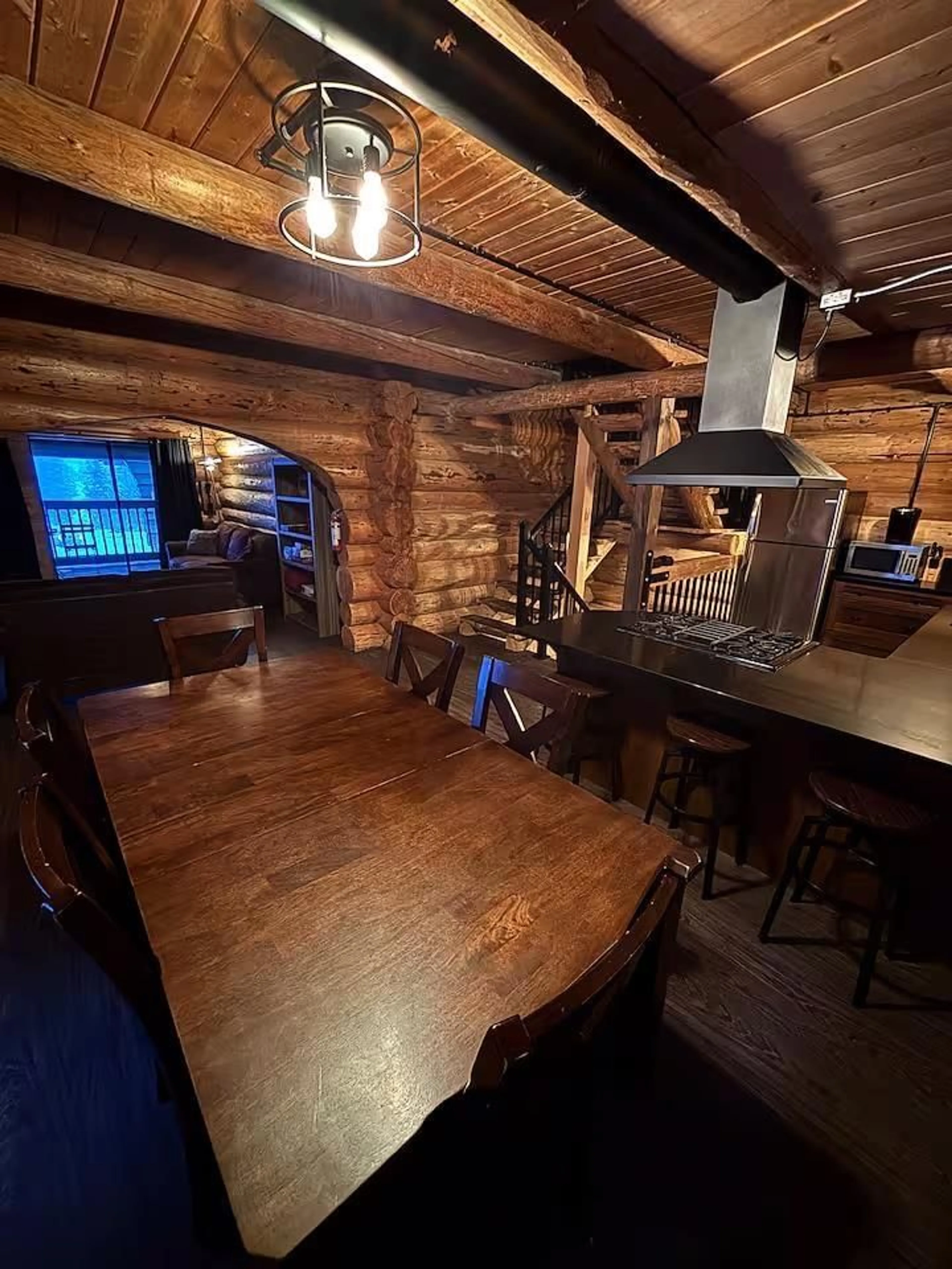Dining room, wood/laminate floor for 6 - 20649 EDELWEISS DRIVE, Agassiz British Columbia V0M1A1