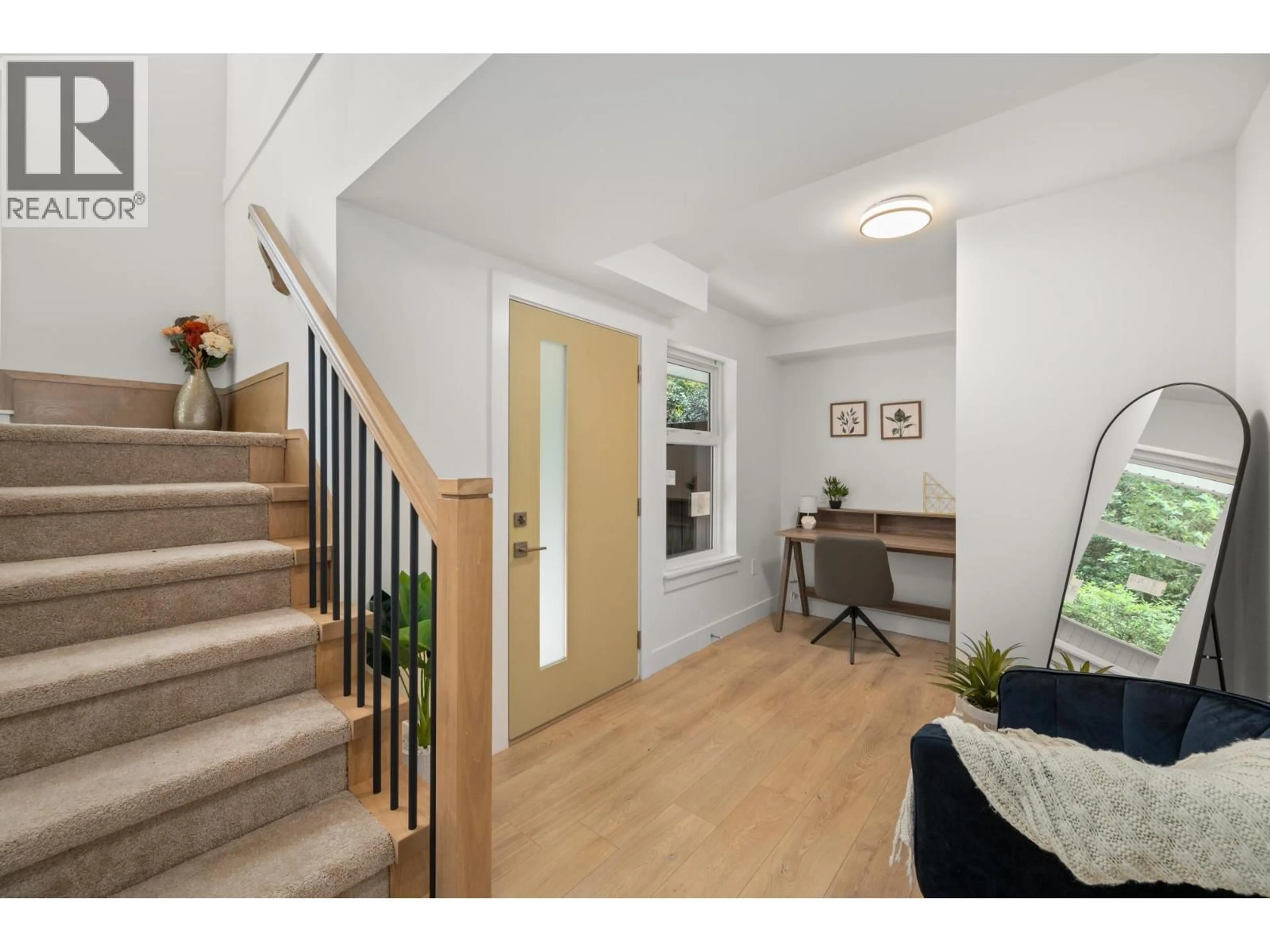 Indoor entryway for 3 - 2258 KELLY AVENUE, Port Coquitlam British Columbia V3C1X9