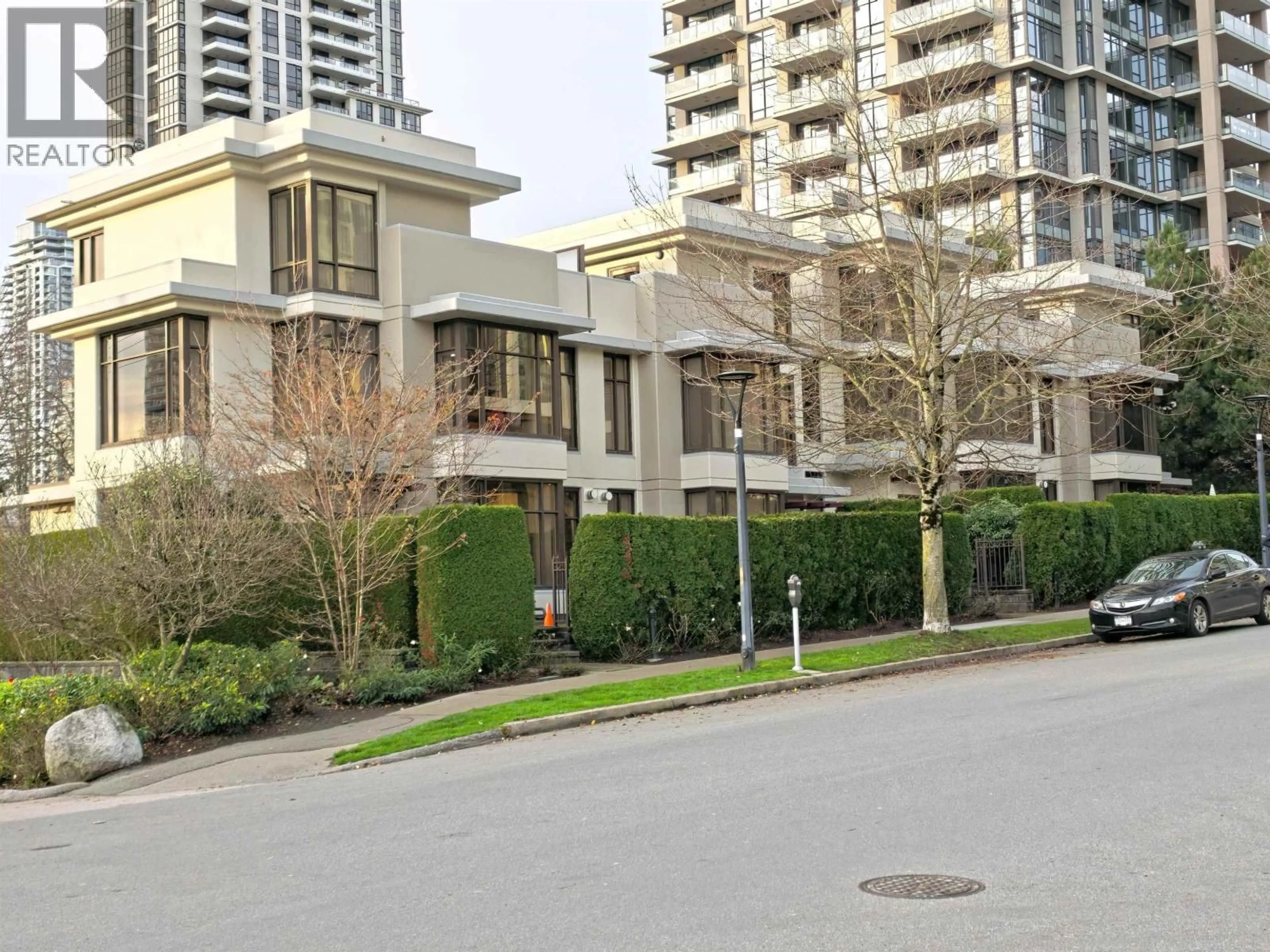 Unknown for TH16 - 2089 ROSSER AVENUE, Burnaby British Columbia V5C5E2