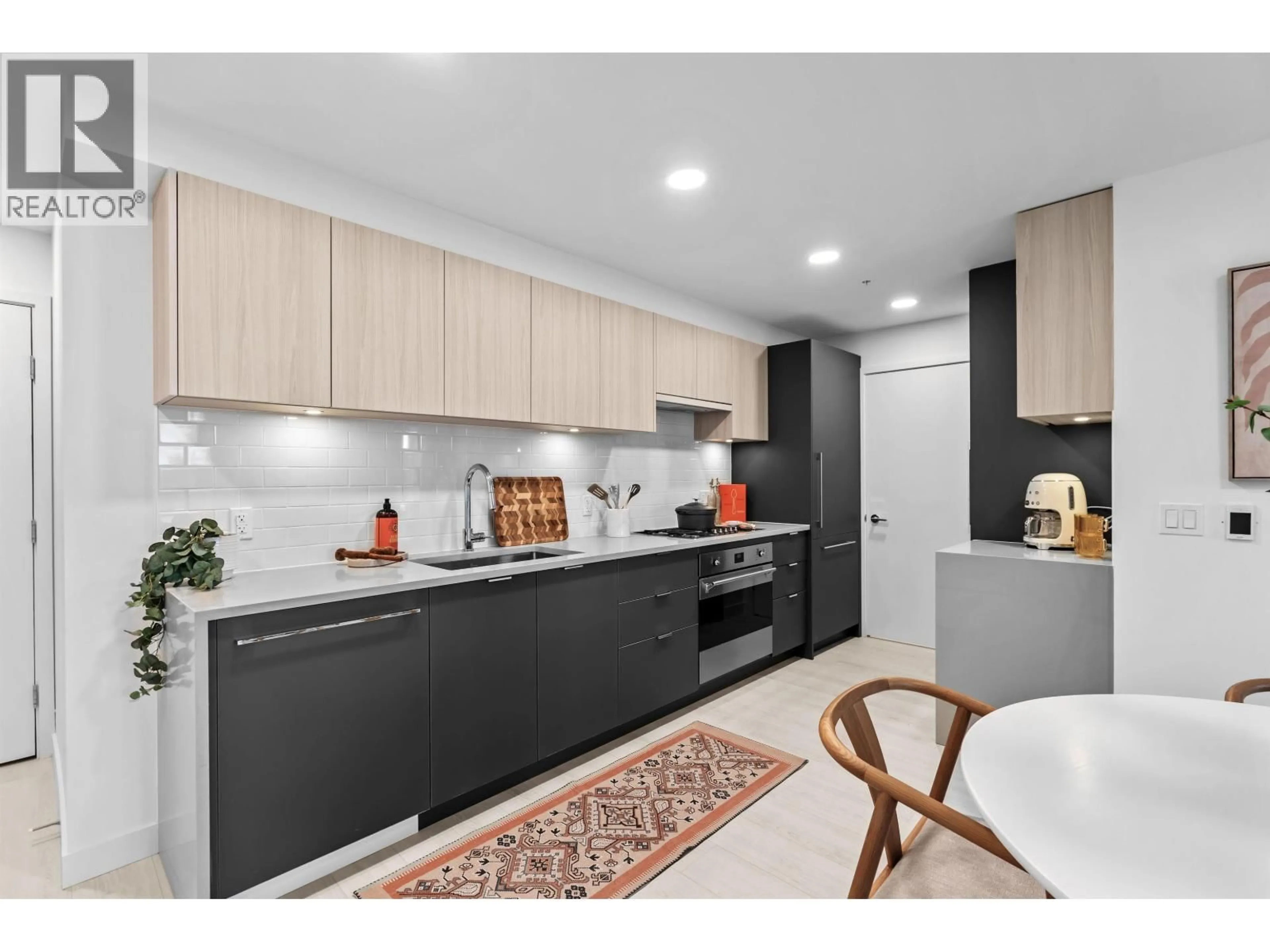 Unknown for 303 - 2419 GRANT STREET, Vancouver British Columbia V5K3G5