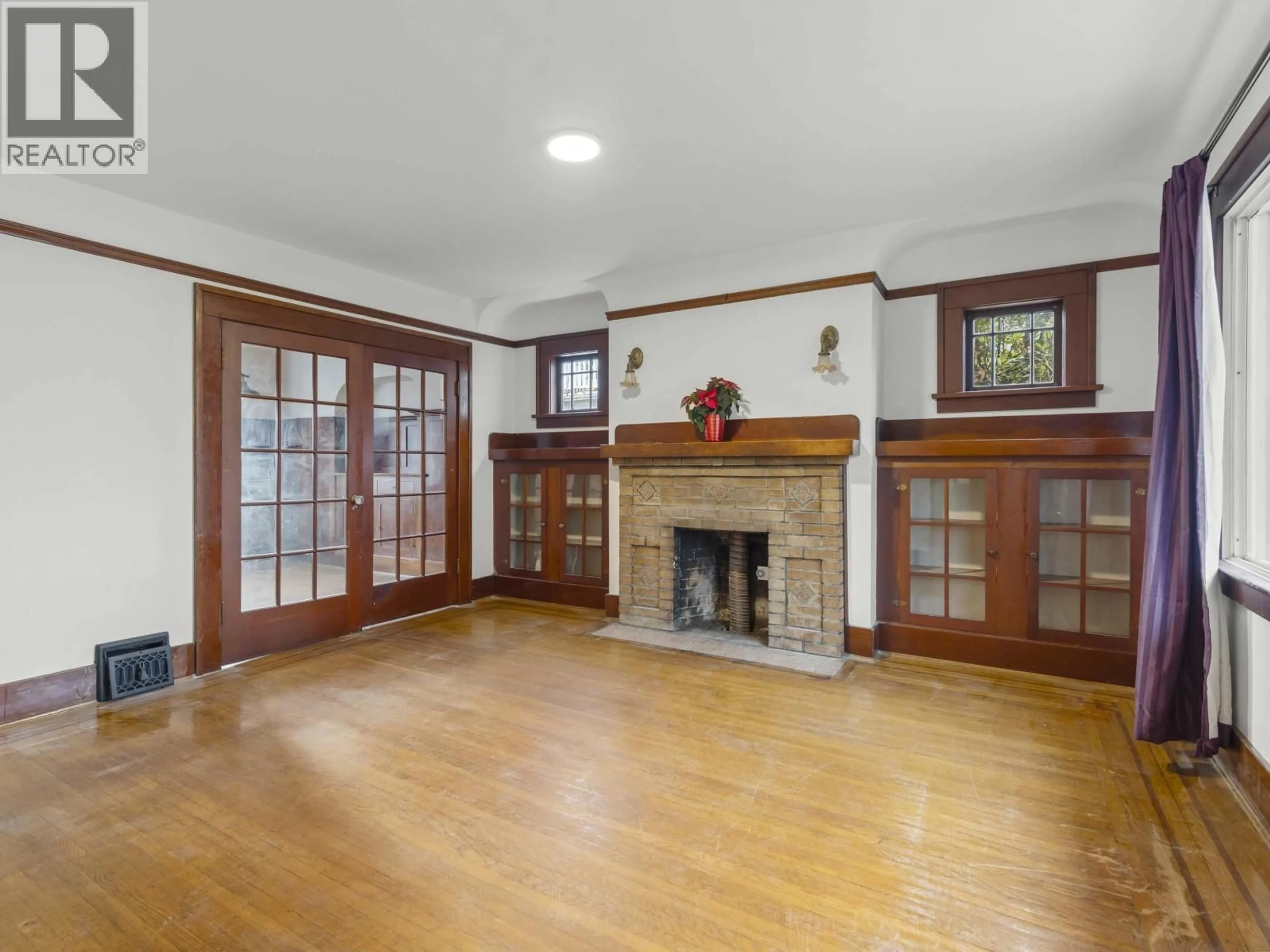 Unknown for 3056 6TH AVENUE, Vancouver British Columbia V6K1X3