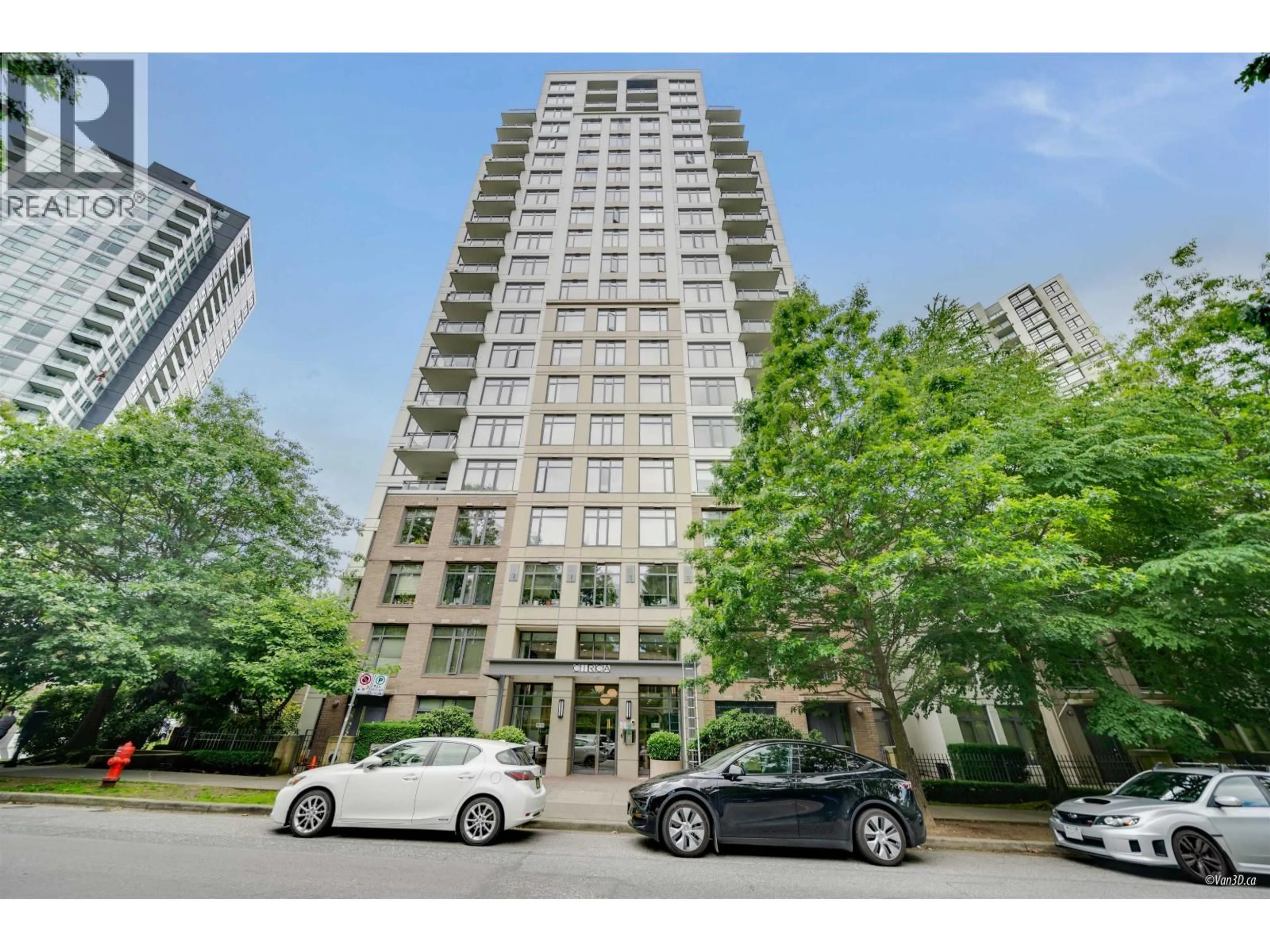 Indoor foyer for 312 - 3660 VANNESS AVENUE, Vancouver British Columbia V5R6H8