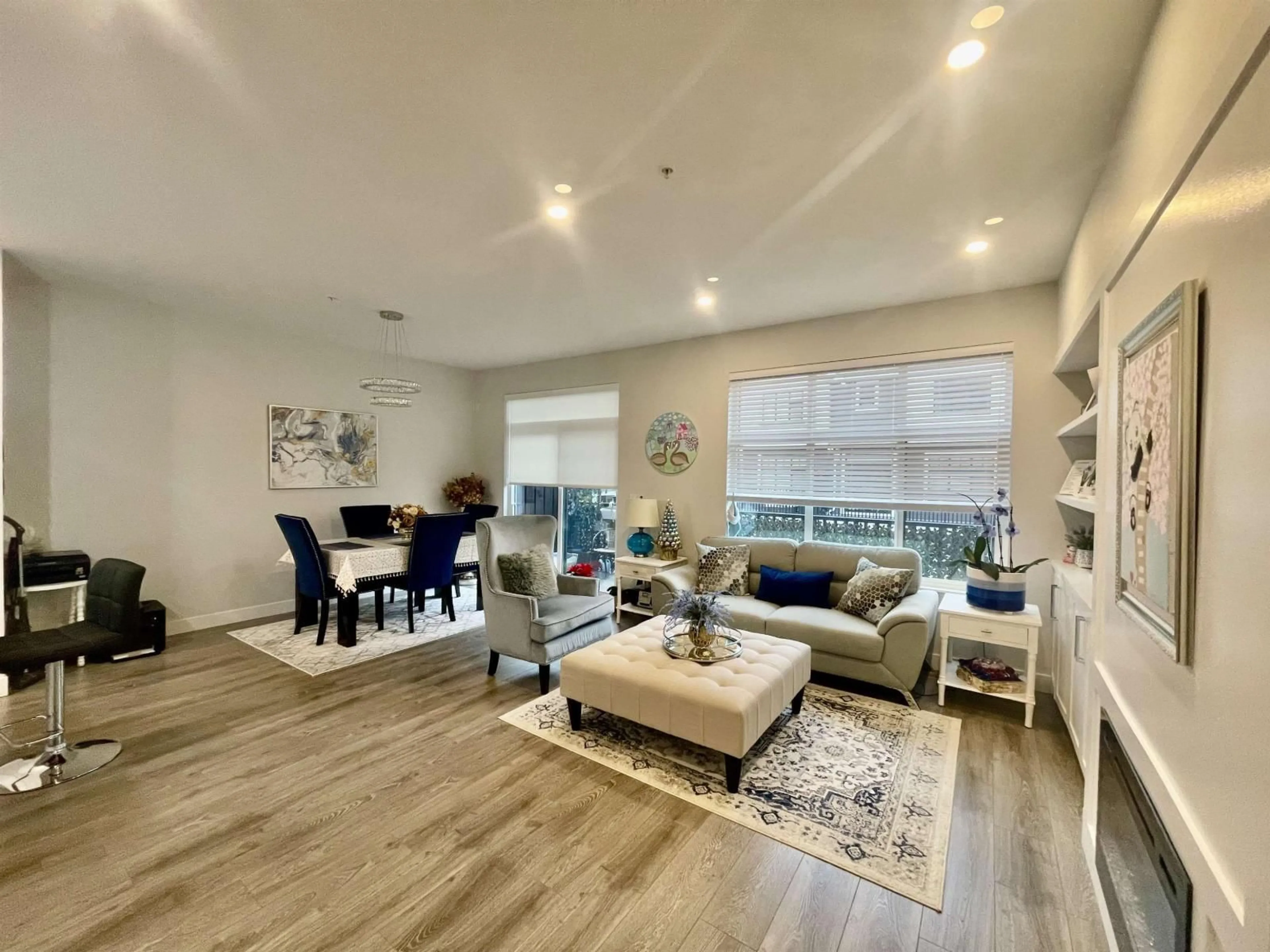 Living room with furniture, unknown for 17 - 20261 72B AVENUE, Langley British Columbia V2Y3M8