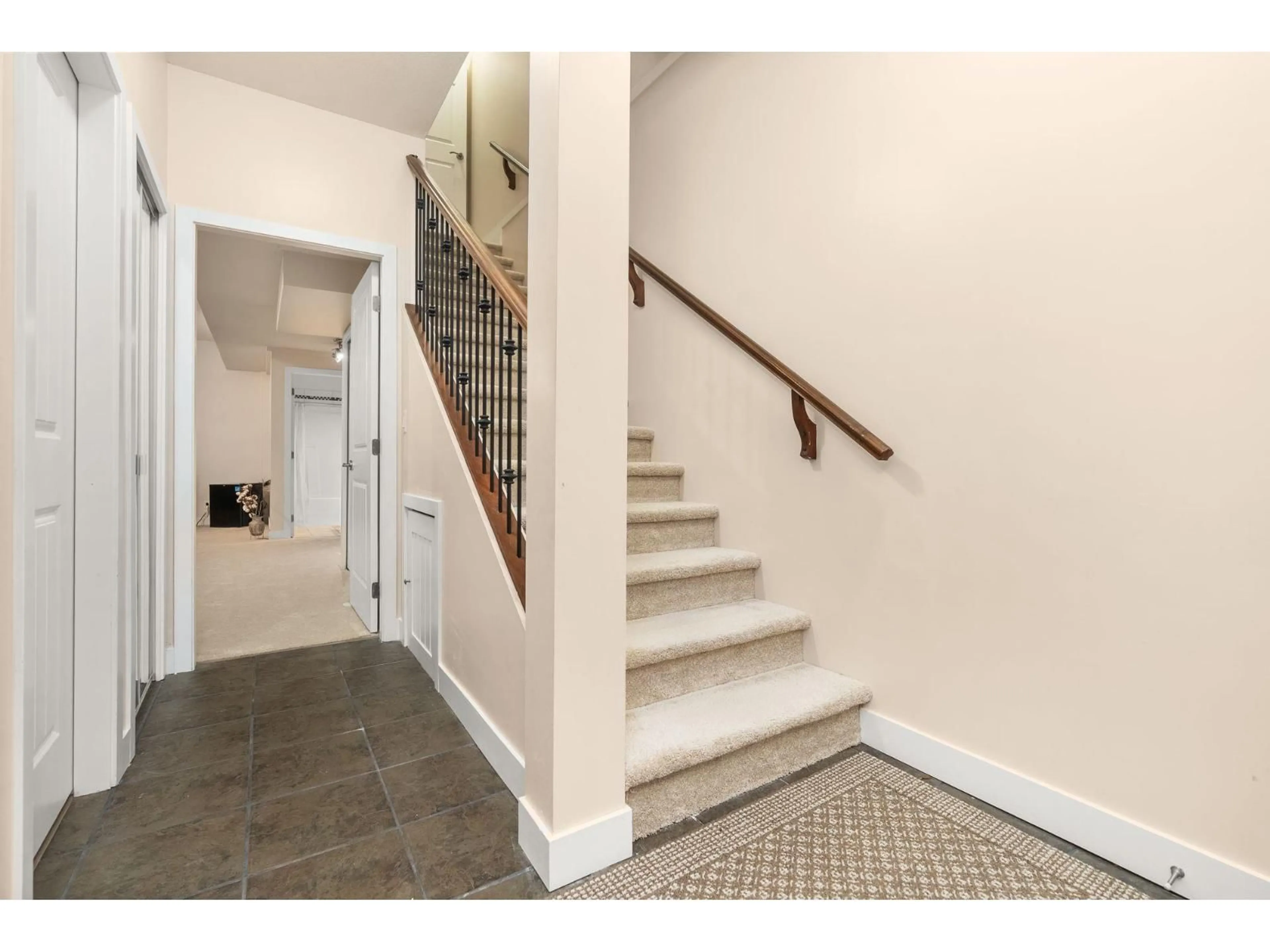 Unknown for 8 - 35626 MCKEE ROAD, Abbotsford British Columbia V3G2L6