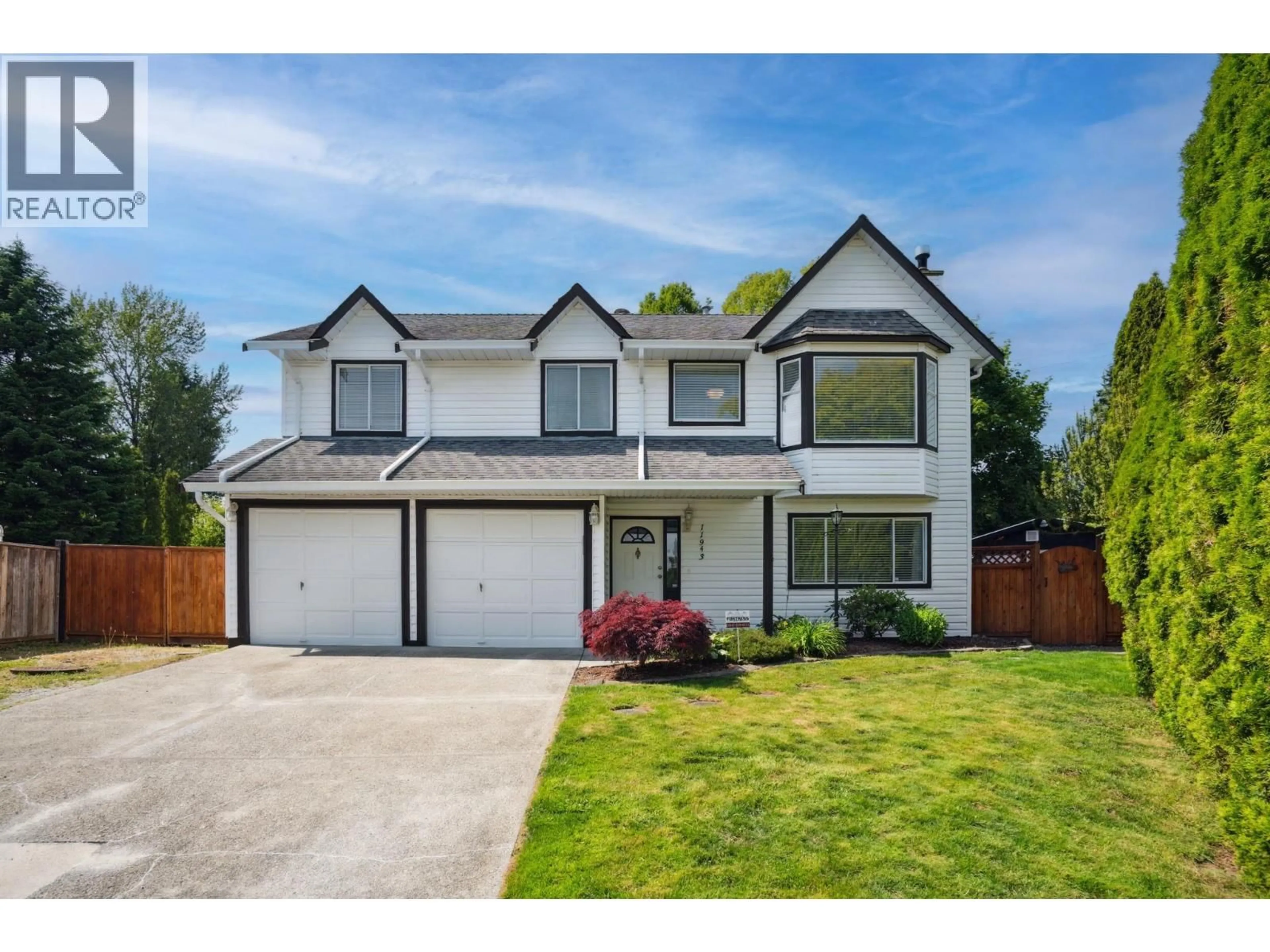 Home with vinyl exterior material, street for 11943 249 STREET, Maple Ridge British Columbia V4R1Z4