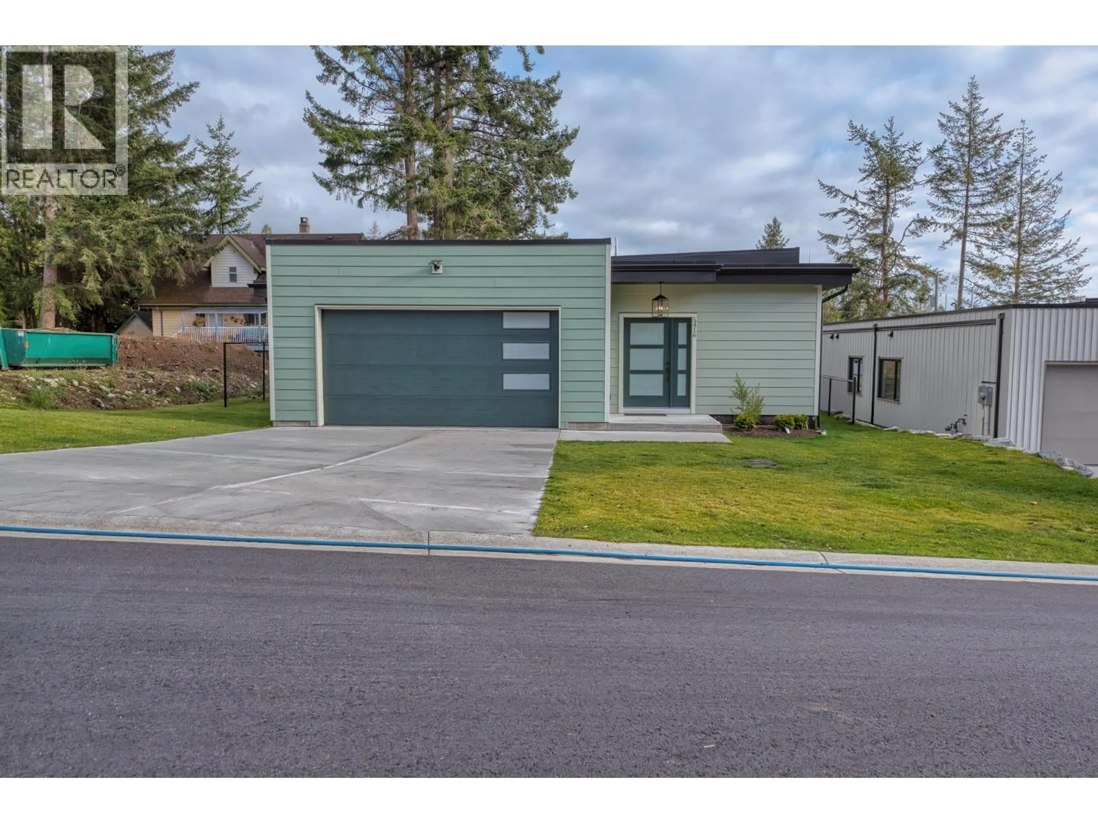 Home with vinyl exterior material, street for 5416 STELLAR WAY, Sechelt British Columbia V7Z0M1