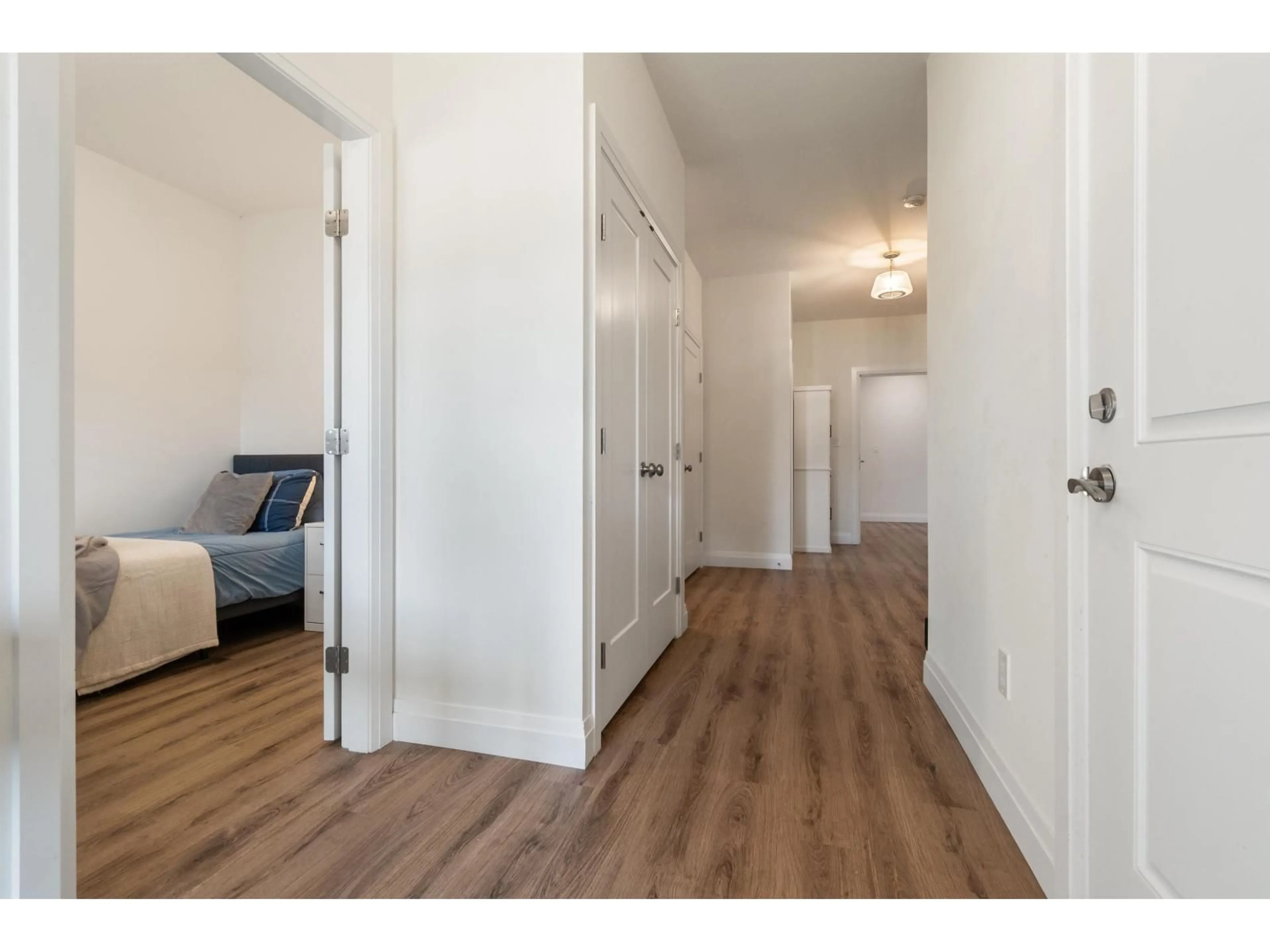 Indoor entryway for 6 - 10100 WILLIAMS ROAD, Chilliwack British Columbia V2P5H2