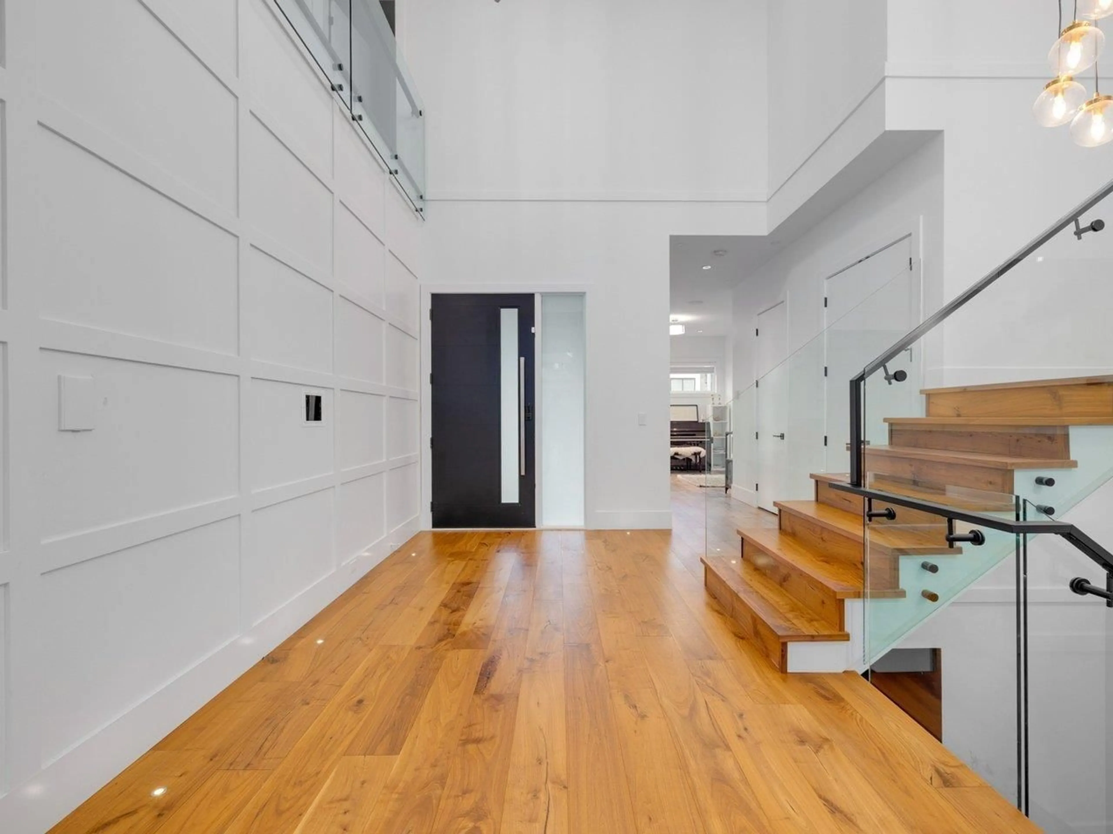 Indoor foyer for 2875 164A STREET, Surrey British Columbia V3Z0X9