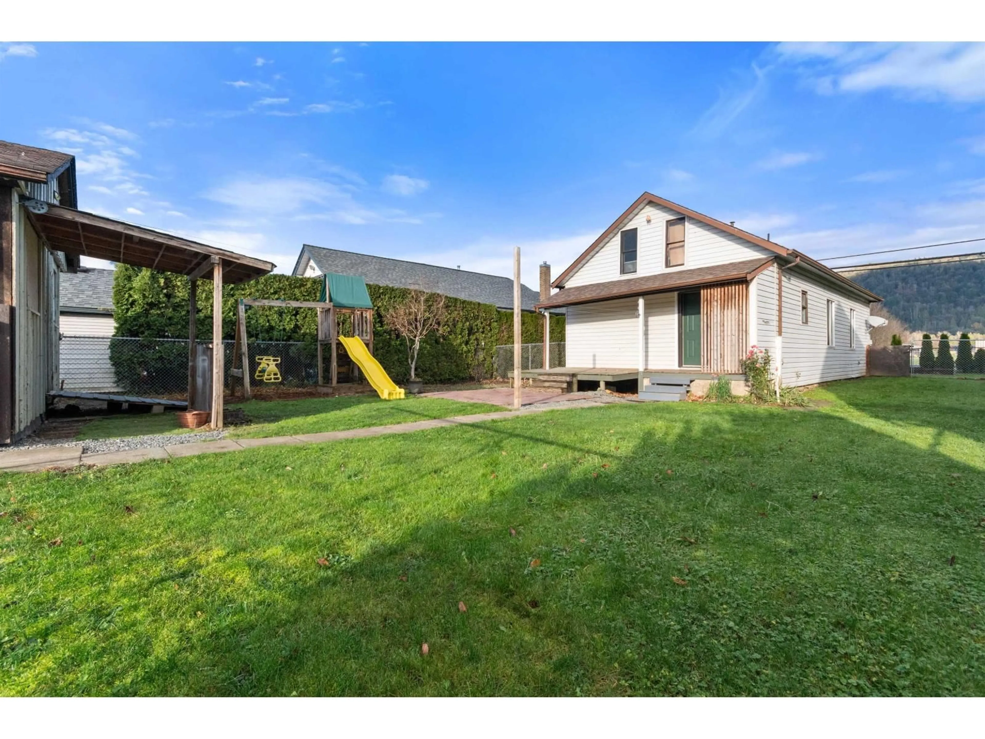 A pic from outside/outdoor area/front of a property/back of a property/a pic from drone, street for 6882 LOUGHEED HIGHWAY, Agassiz British Columbia V0M1A1