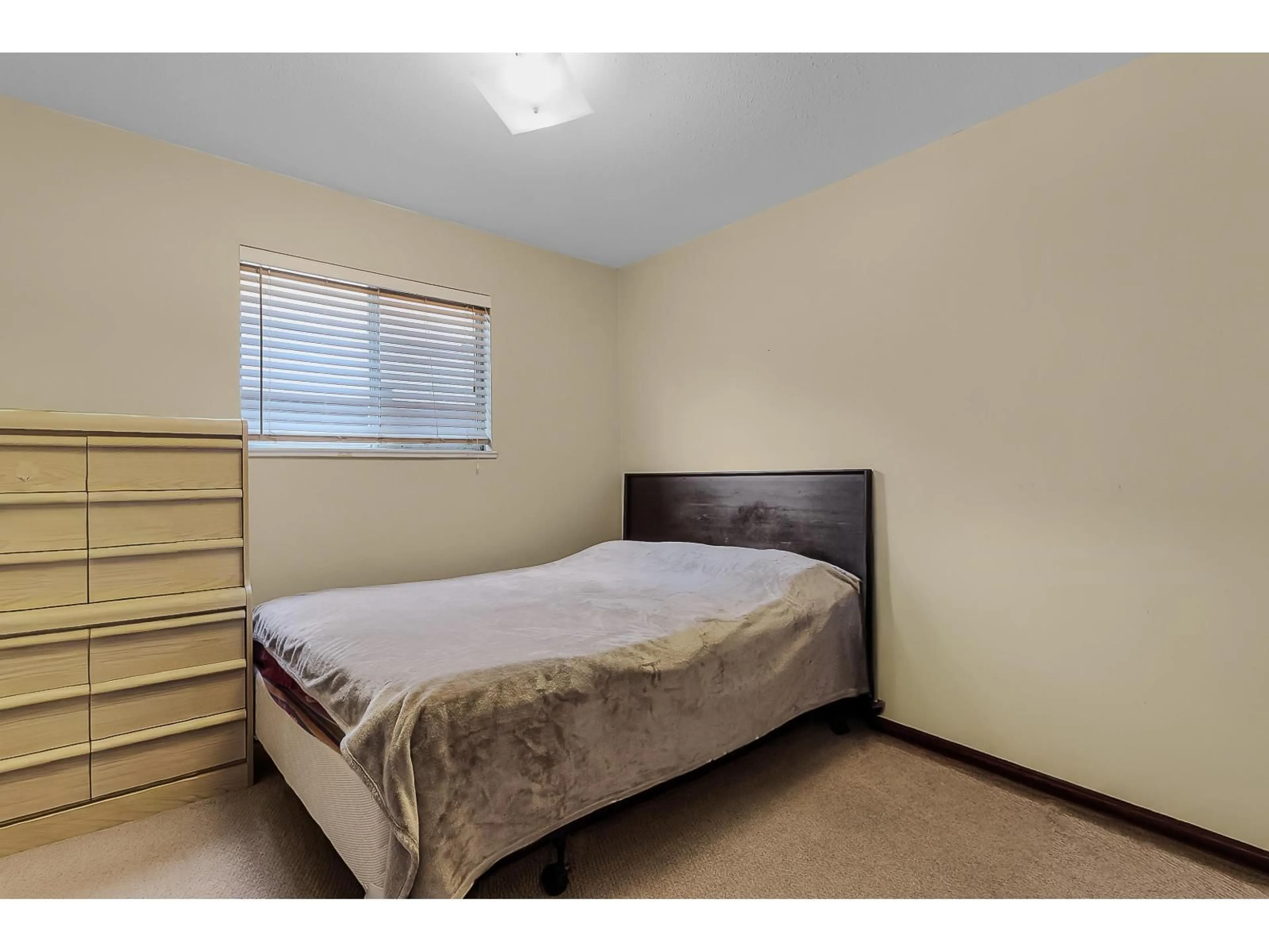 Bedroom with bed, unknown for 14336 90A AVENUE, Surrey British Columbia V3V7X9