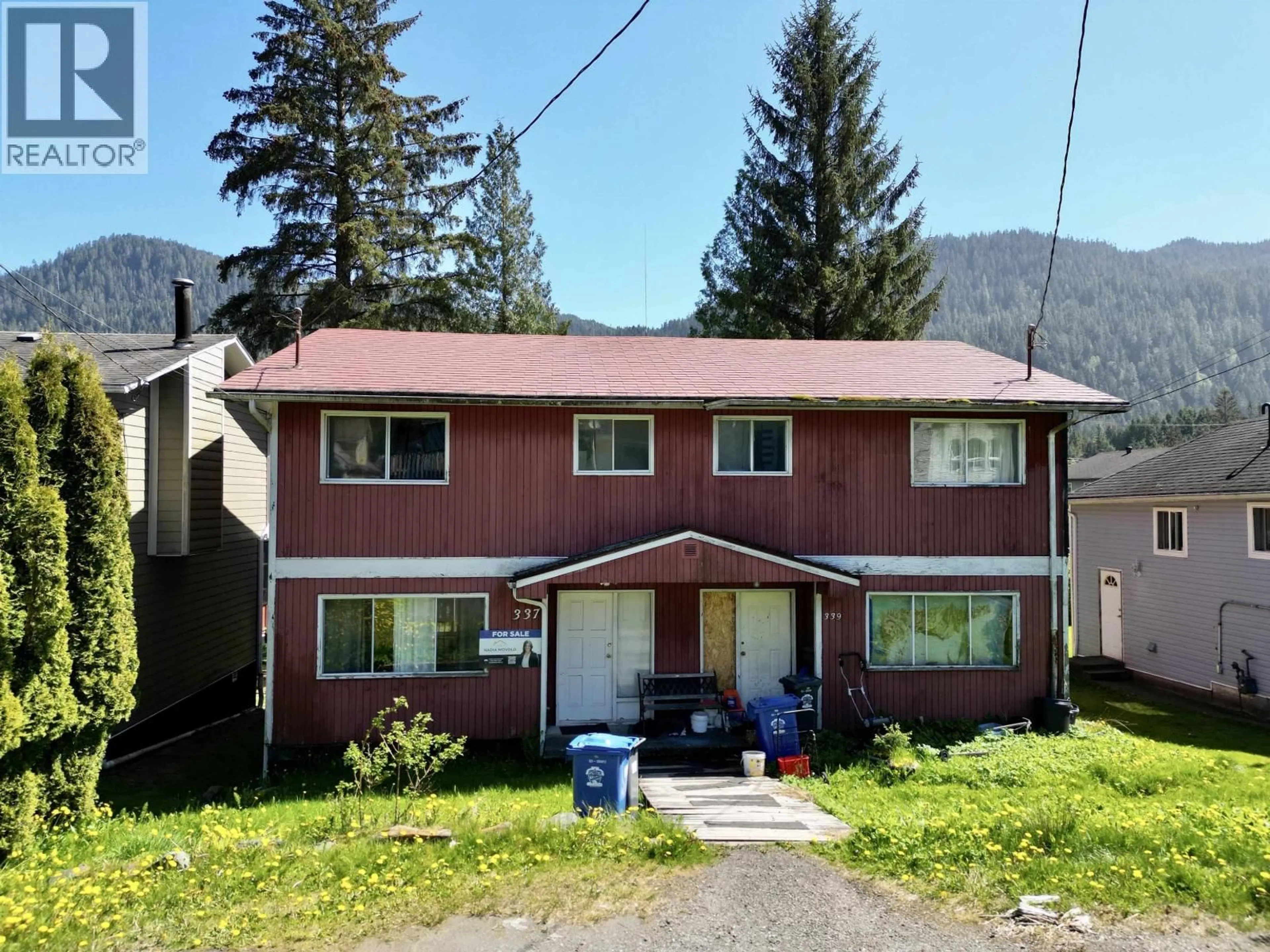 A pic from outside/outdoor area/front of a property/back of a property/a pic from drone, mountain view for 337 8TH AVENUE, Prince Rupert British Columbia V8J4B4