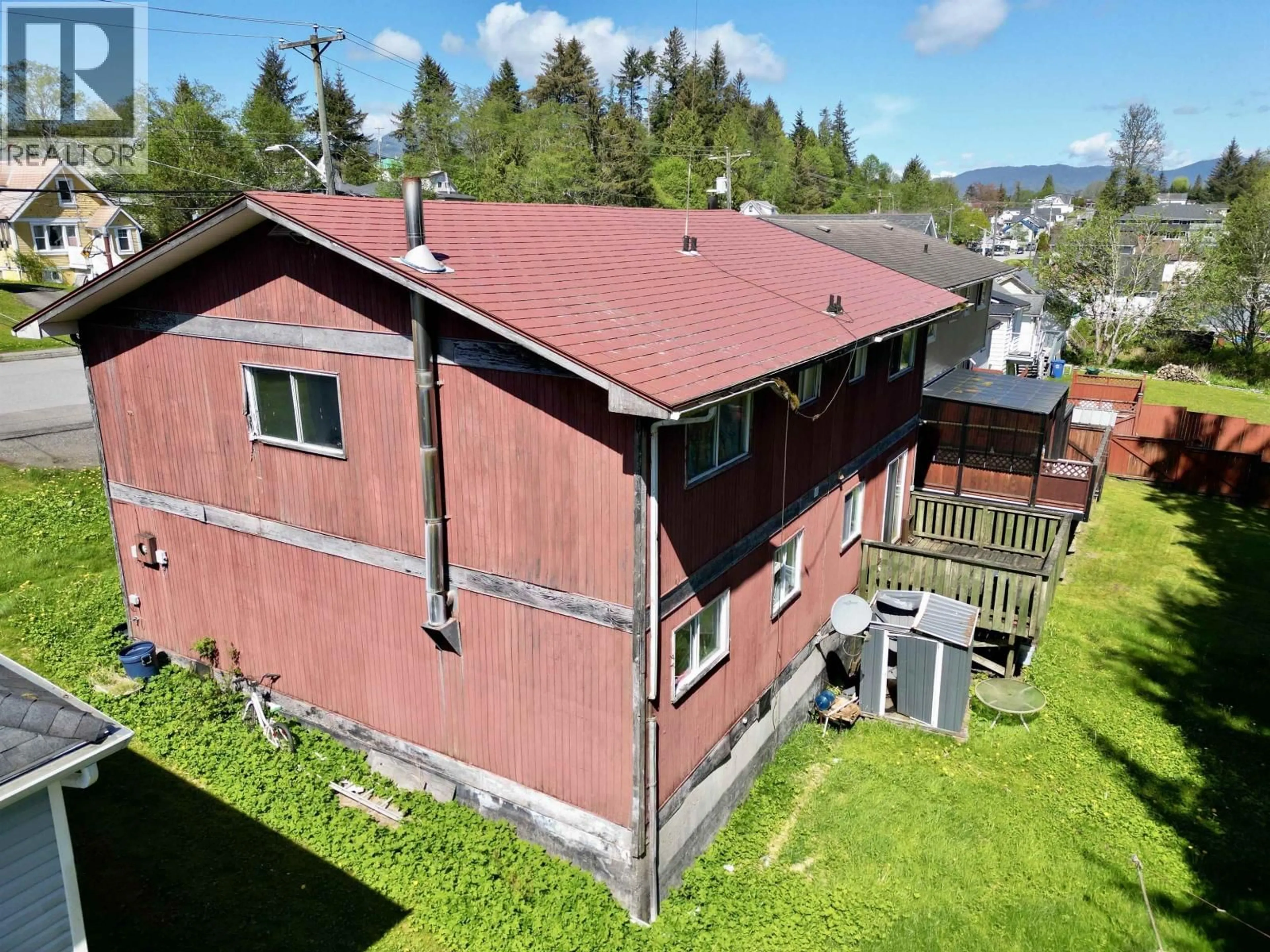 A pic from outside/outdoor area/front of a property/back of a property/a pic from drone, building for 337 8TH AVENUE, Prince Rupert British Columbia V8J4B4