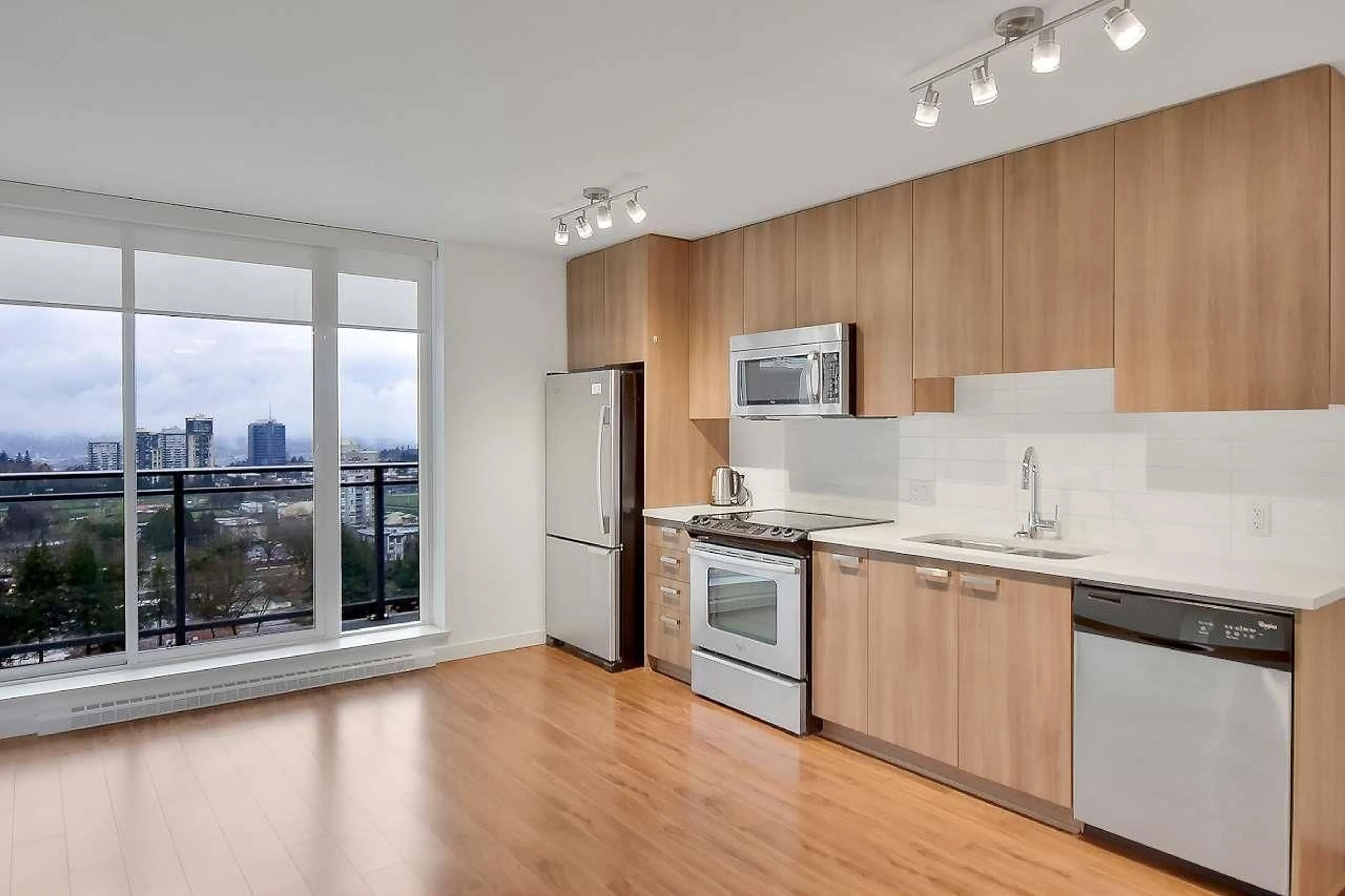 Standard kitchen, wood/laminate floor for 1905 - 13325 102A AVENUE, Surrey British Columbia V3T0J5