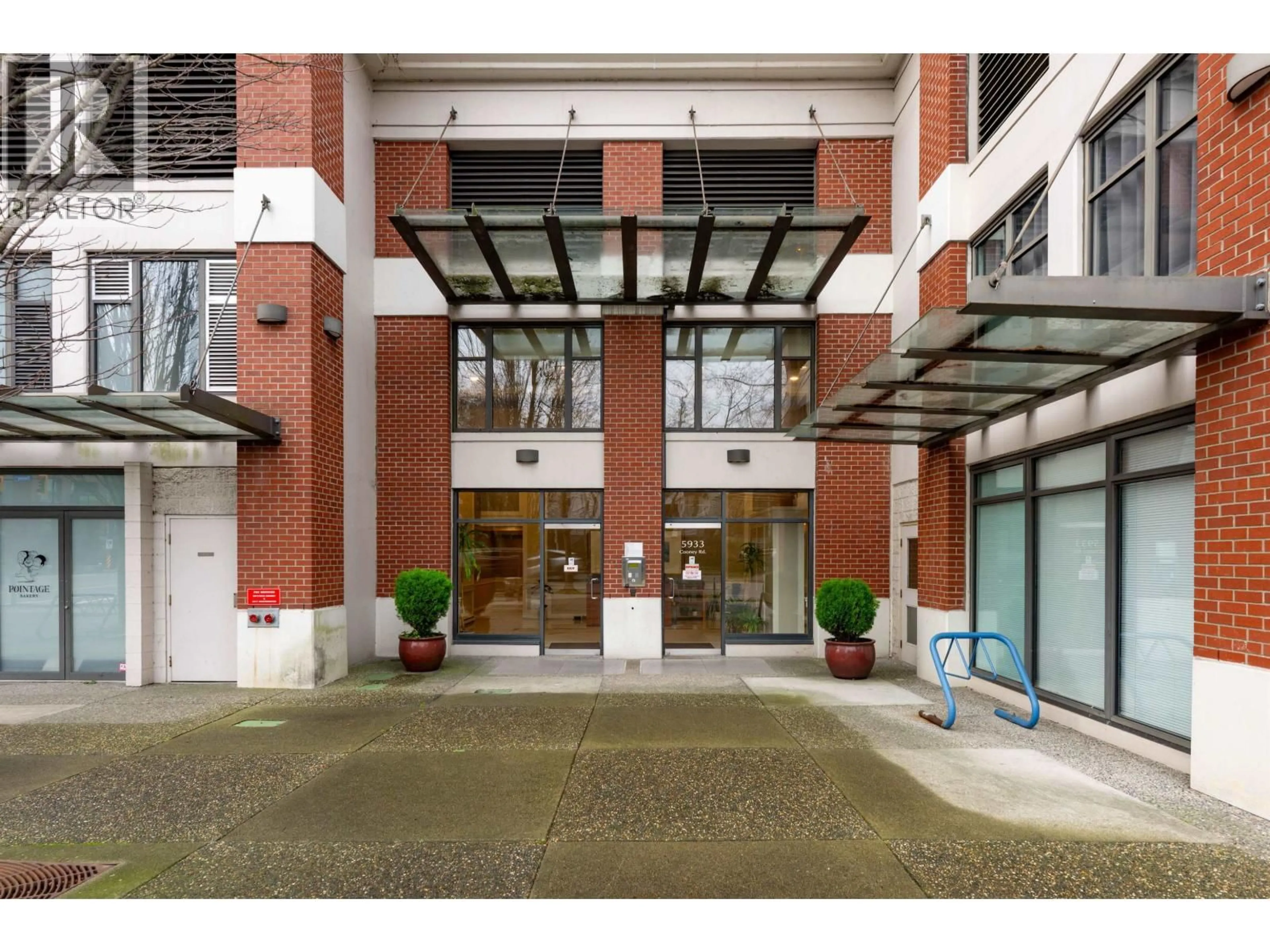 Indoor foyer for 704 - 5933 COONEY ROAD, Richmond British Columbia V6X4H3