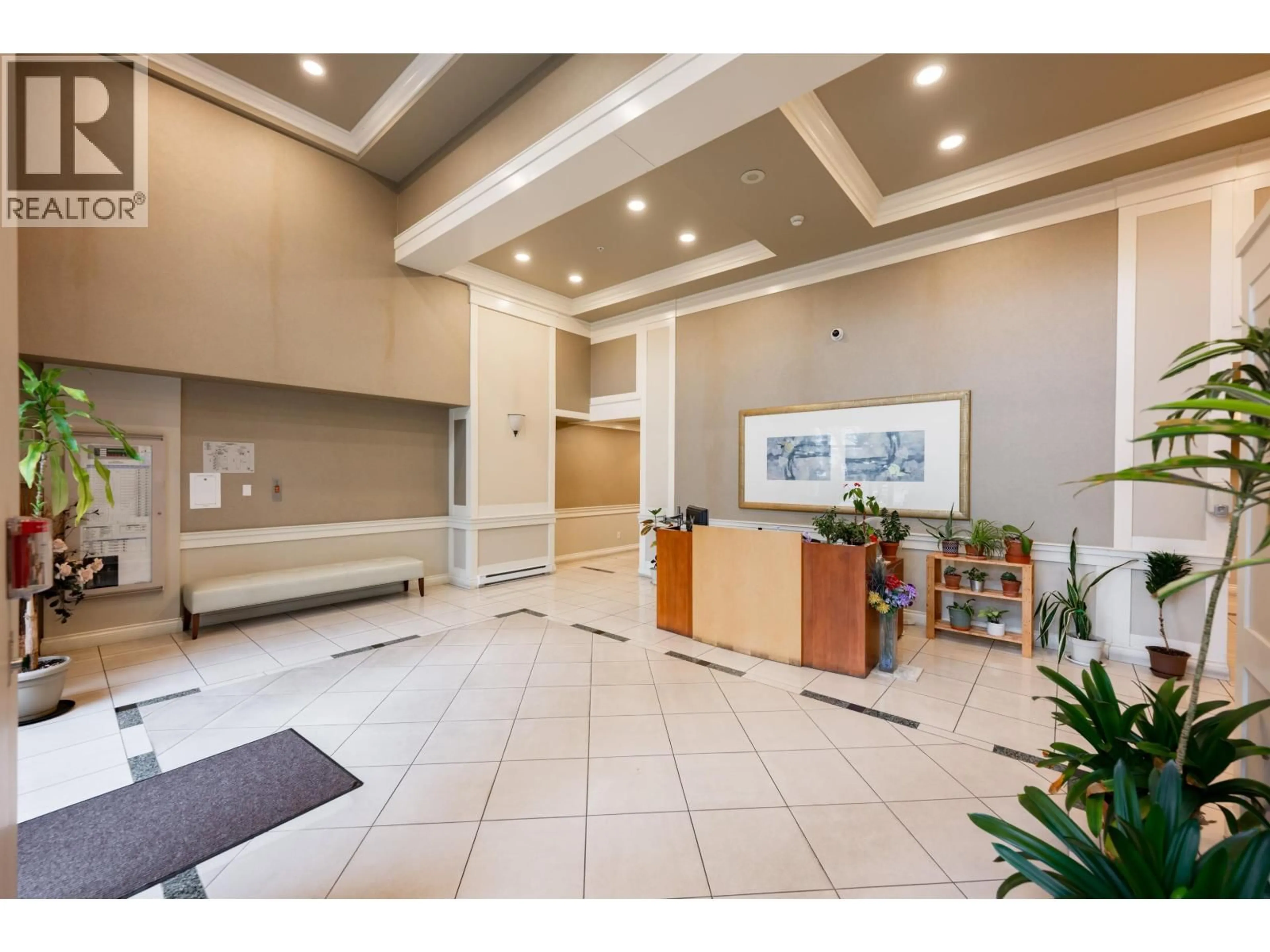 Indoor foyer for 704 - 5933 COONEY ROAD, Richmond British Columbia V6X4H3