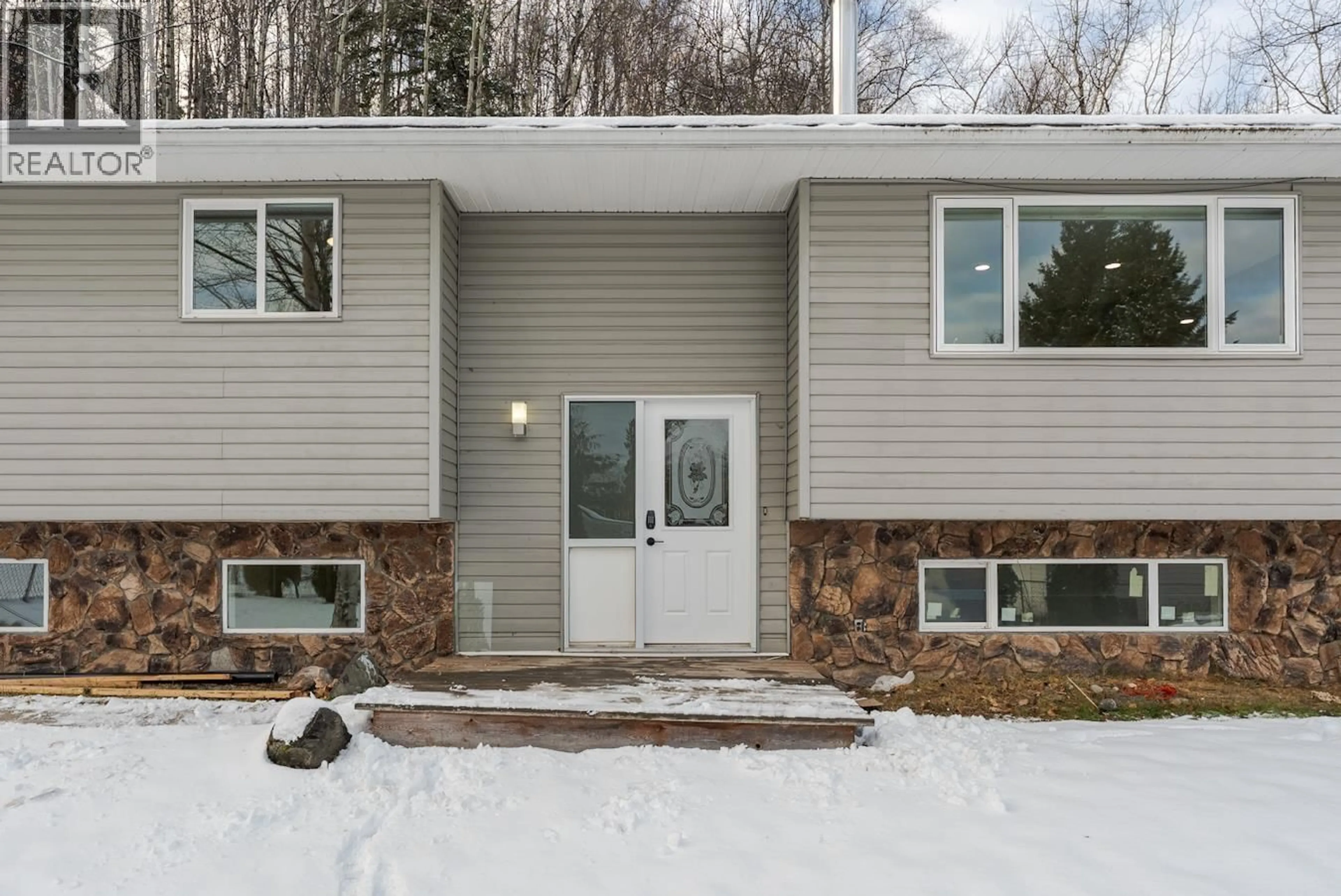 Home with vinyl exterior material, unknown for 2988 ANDRES ROAD, Prince George British Columbia V2N5E5