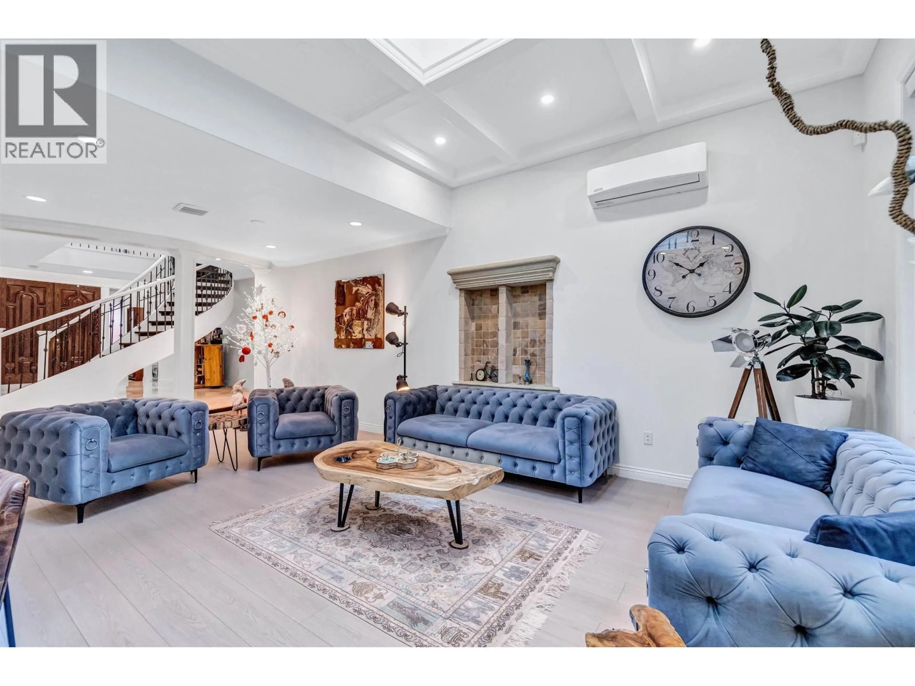 Living room with furniture, unknown for 1219 ARBORLYNN DRIVE, North Vancouver British Columbia V7J2V5