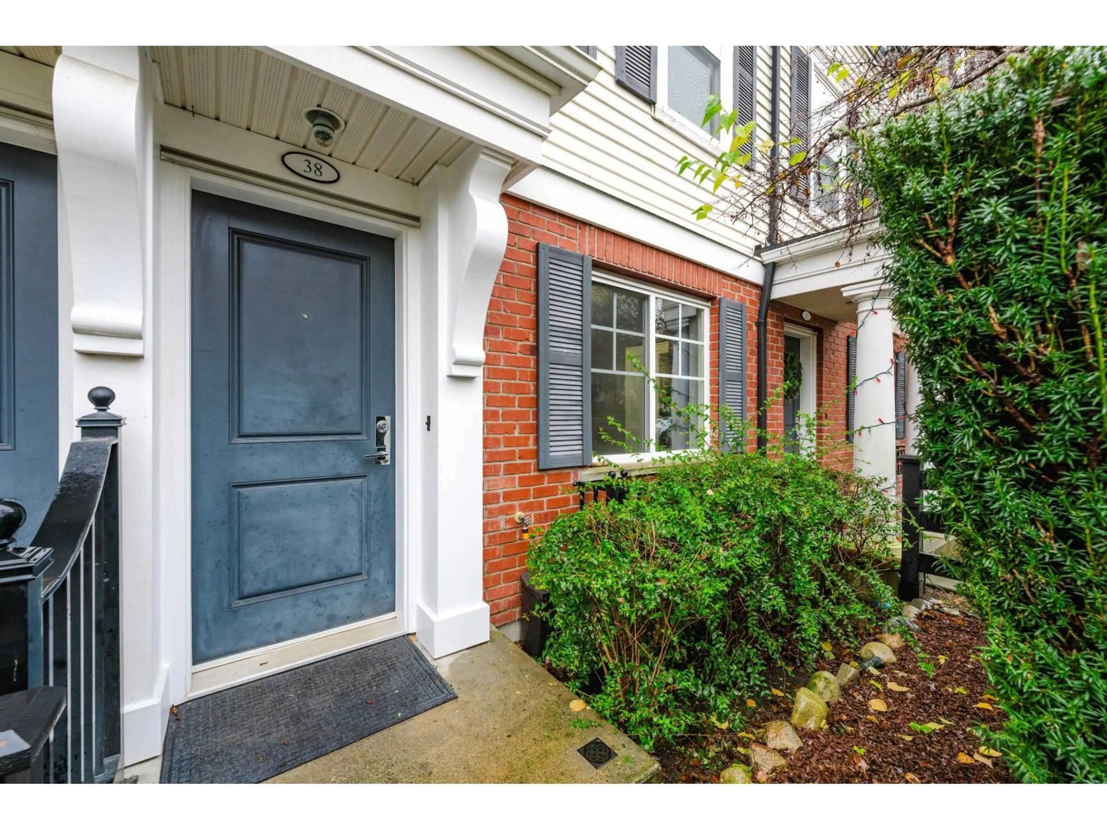 Indoor entryway for 38 - 18983 72A AVENUE, Surrey British Columbia V4N1A5