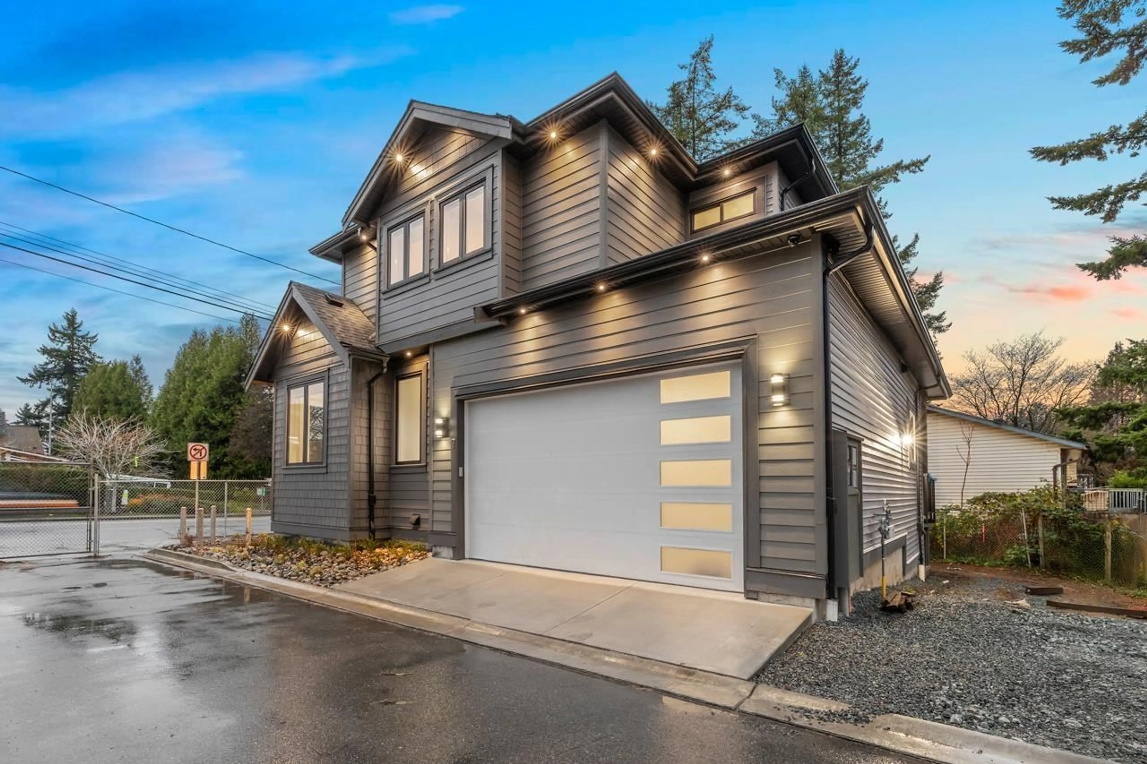 Home with vinyl exterior material, street for 7 - 32775 MARSHALL ROAD, Abbotsford British Columbia V2S1J6