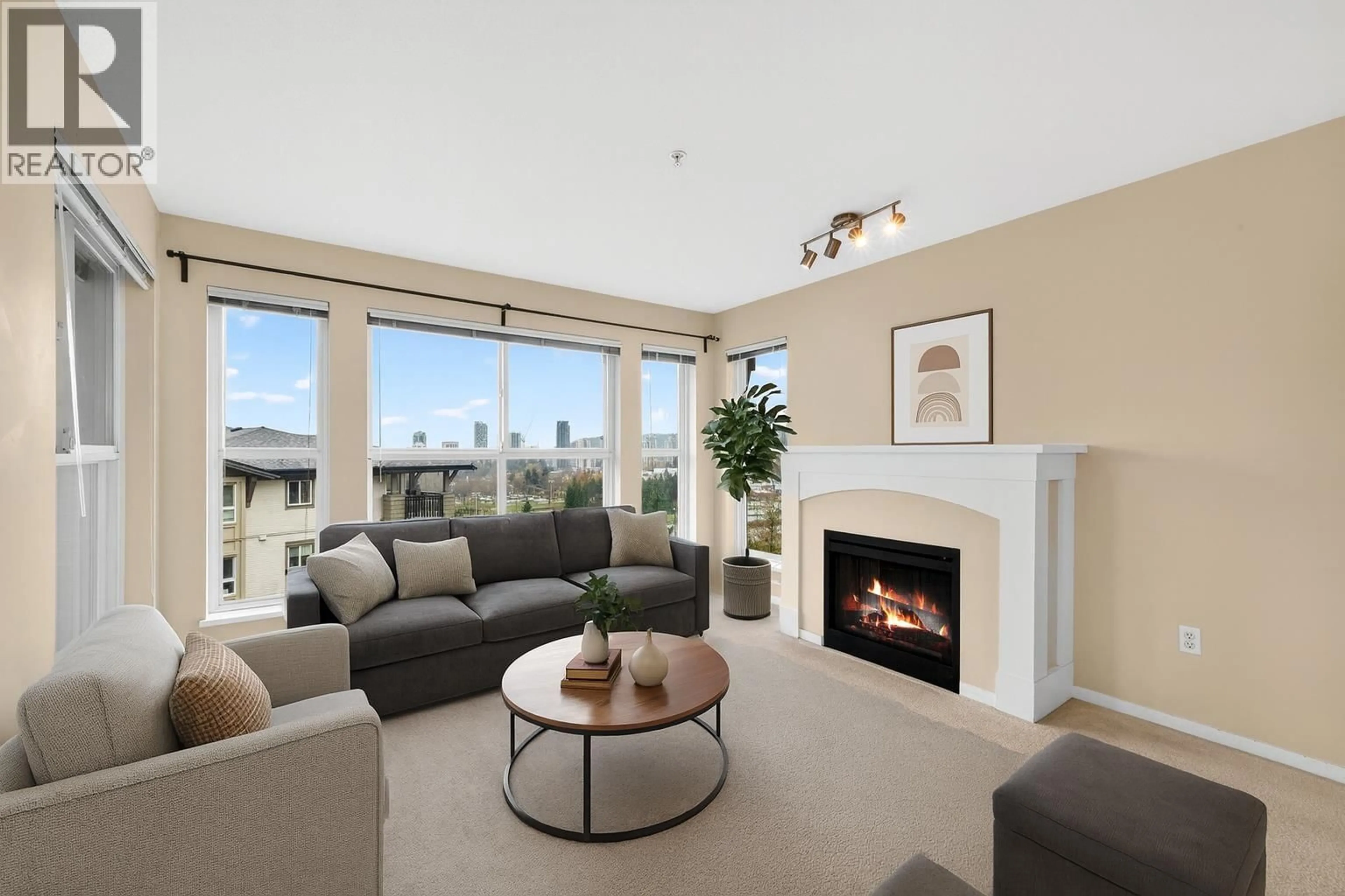 Living room with furniture, unknown for 415 - 3050 DAYANEE SPRINGS BOULEVARD, Coquitlam British Columbia V3E0A2