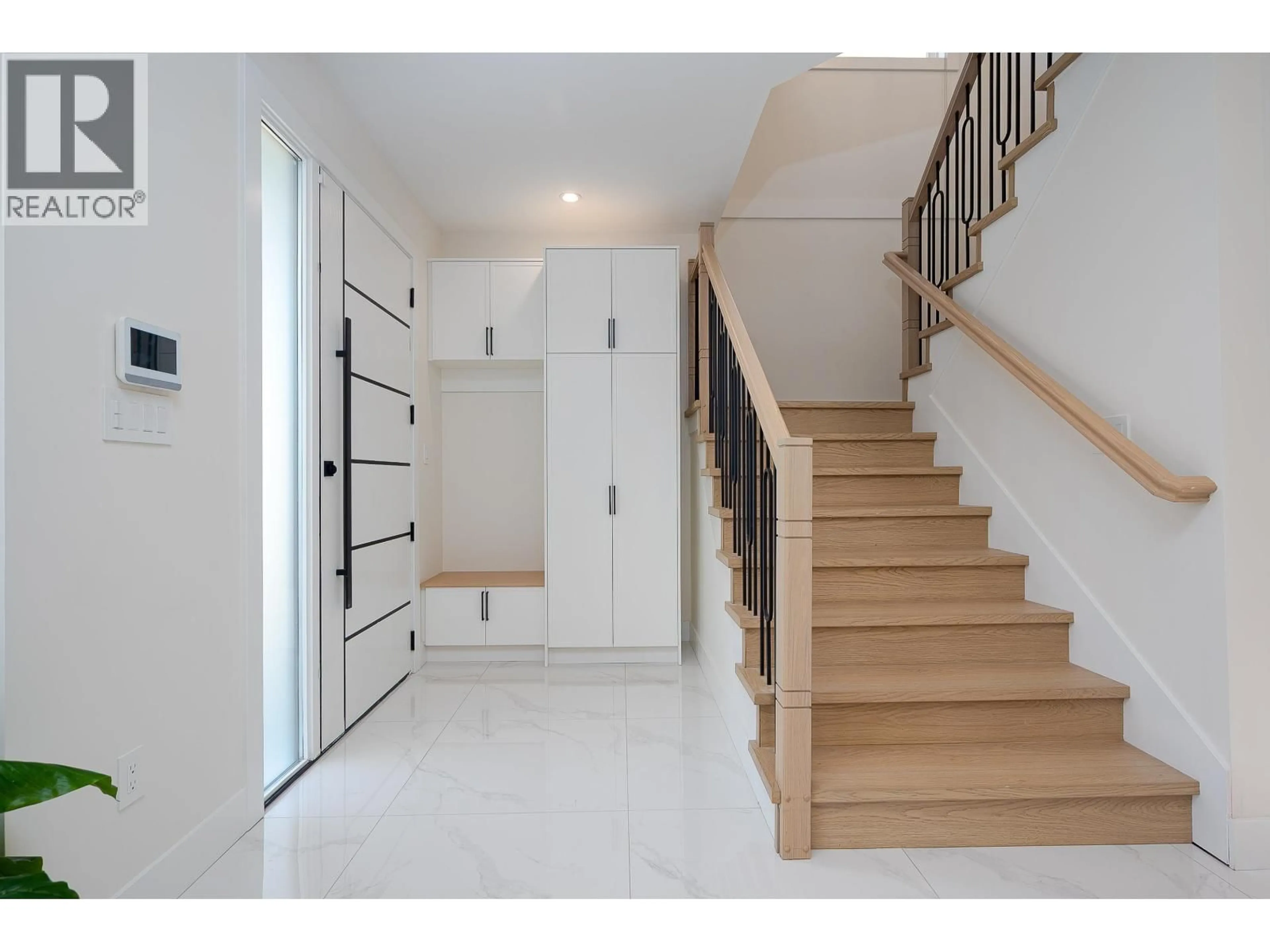 Indoor entryway for 4242 WILLIAMS ROAD, Richmond British Columbia V7E1J9