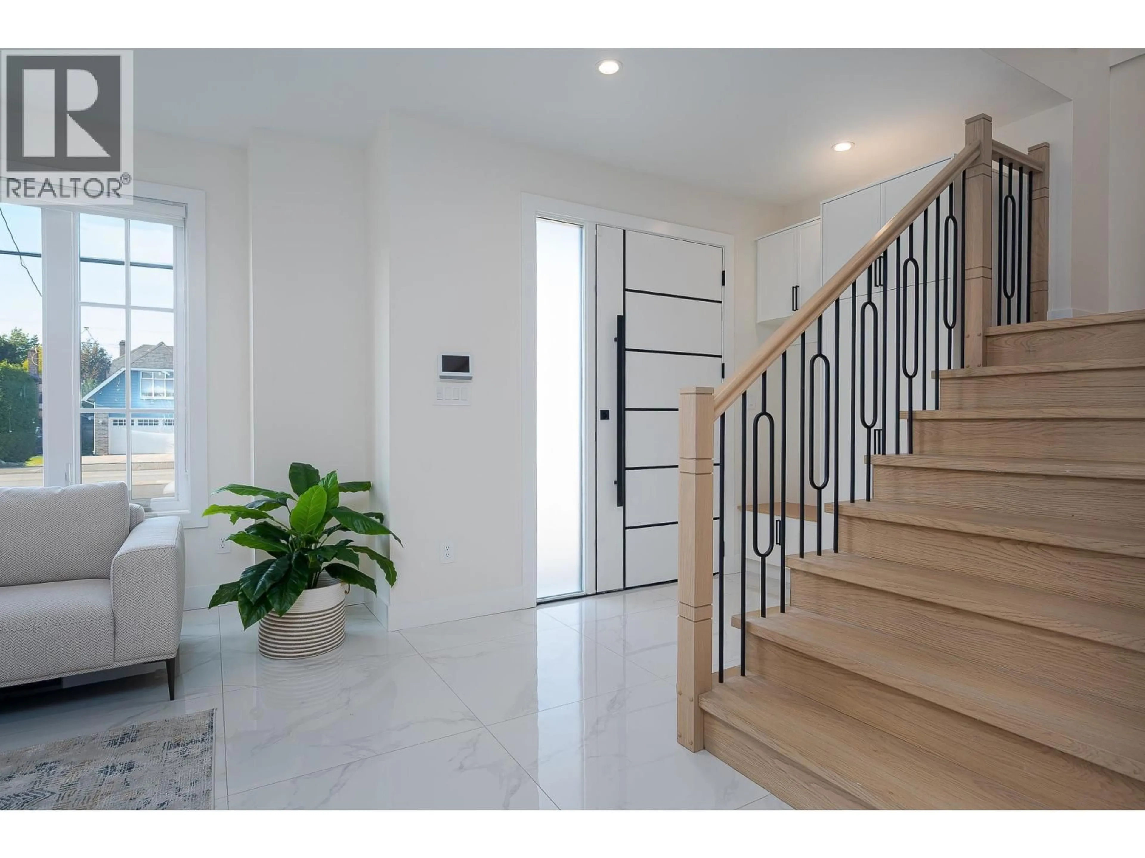 Indoor entryway for 4242 WILLIAMS ROAD, Richmond British Columbia V7E1J9