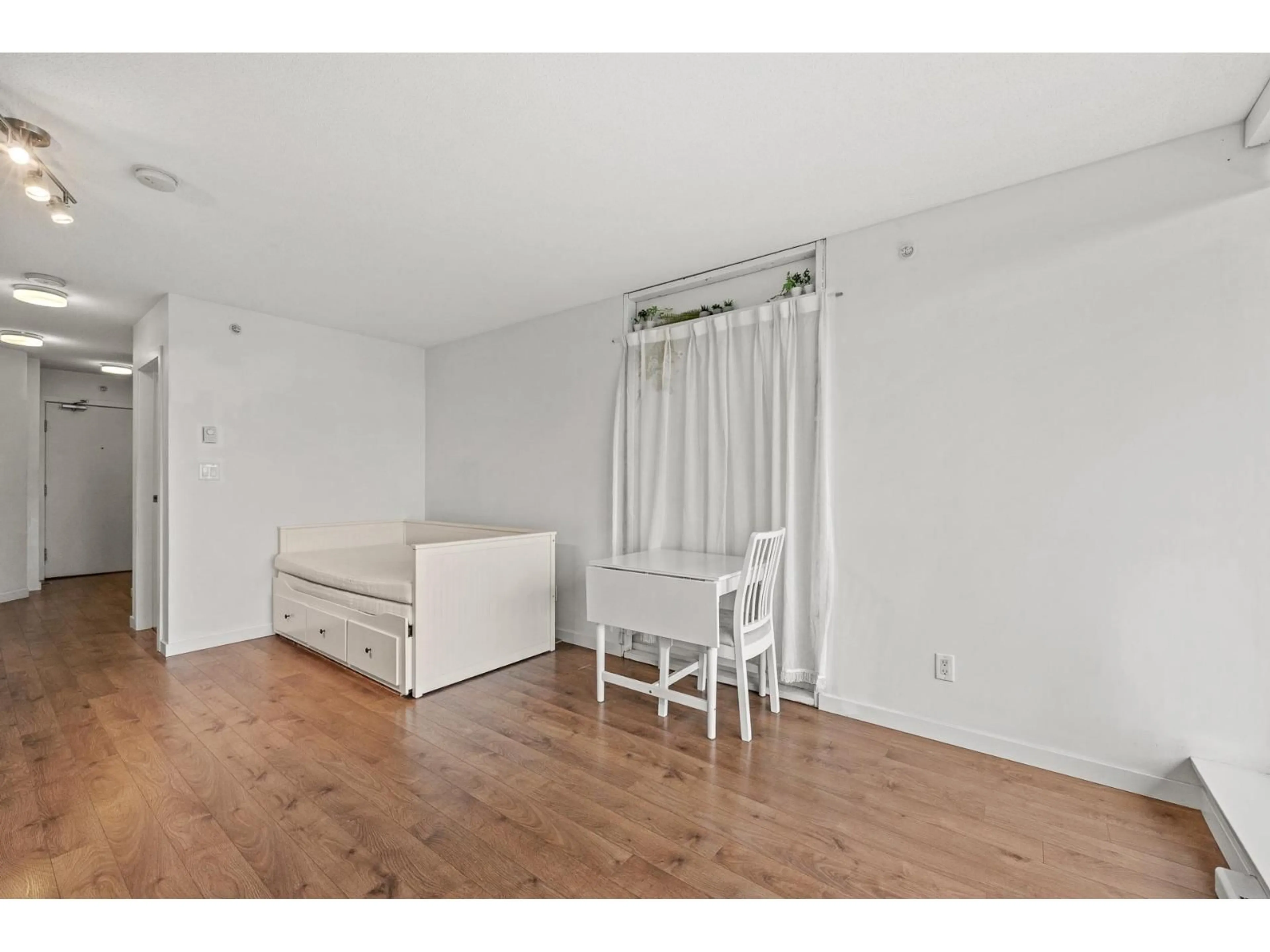 A pic of a room for 2511 - 13325 102A AVENUE, Surrey British Columbia V3T0J5