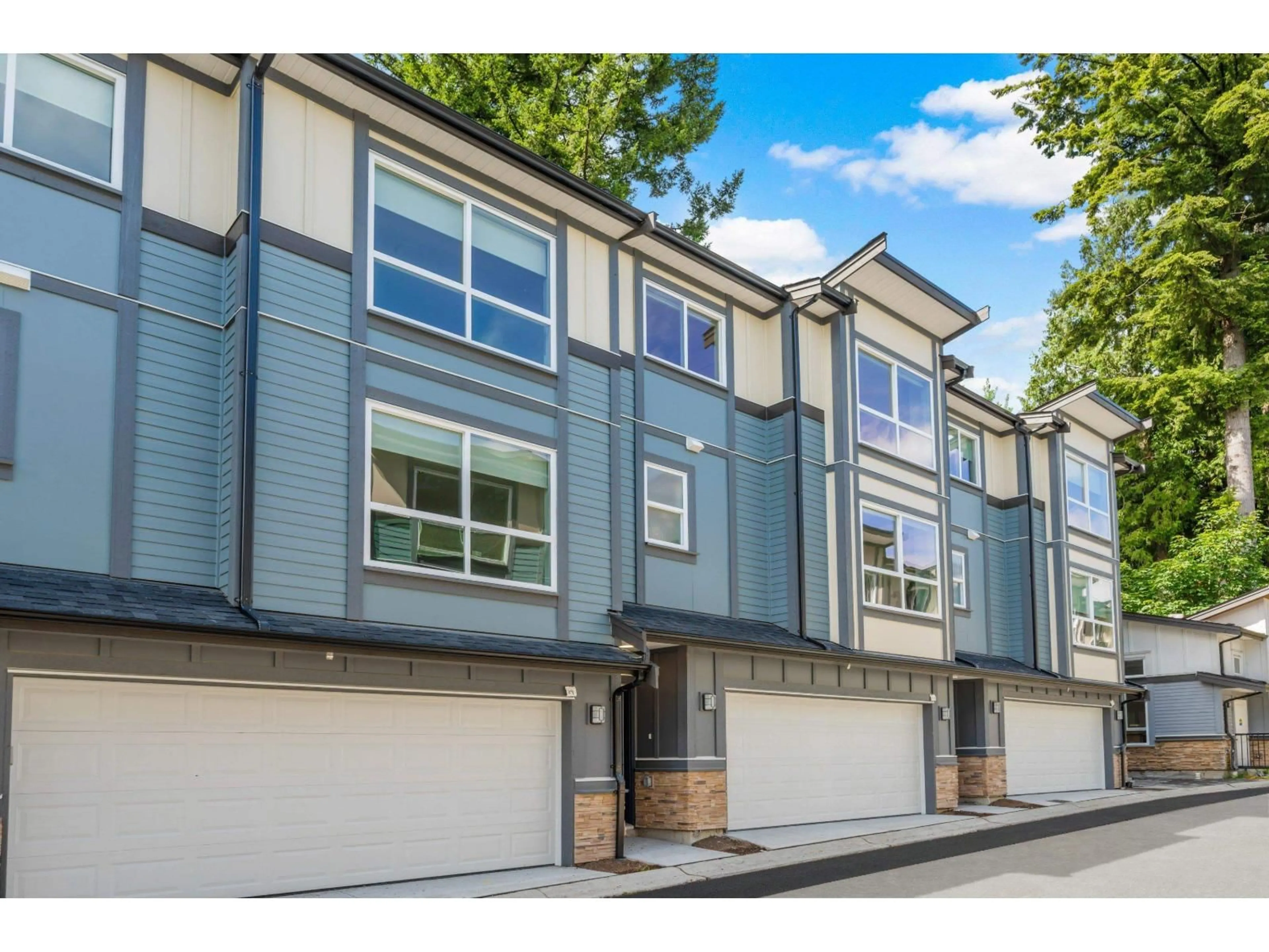 Home with vinyl exterior material, street for 34 - 6162 138 STREET, Surrey British Columbia V3X0H9