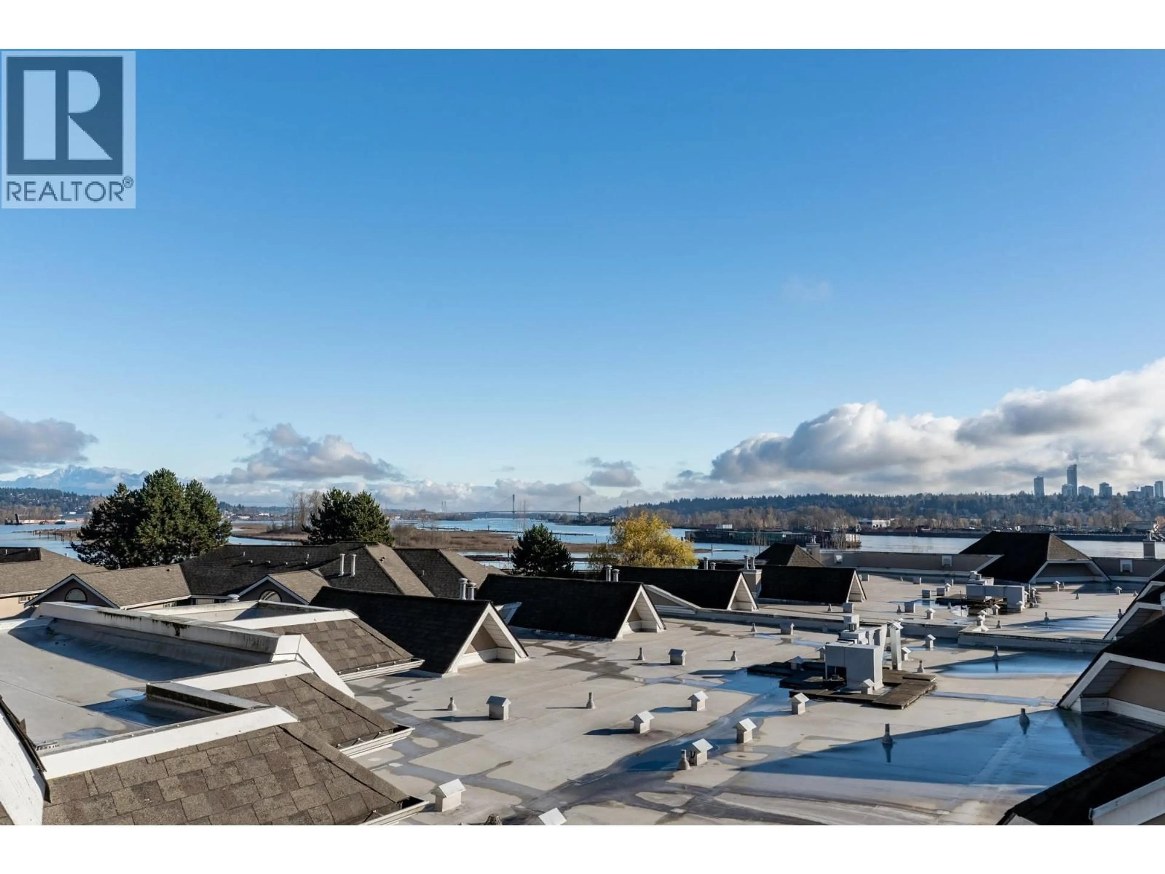 A pic from outside/outdoor area/front of a property/back of a property/a pic from drone, unknown for 401 - 25 RICHMOND STREET, New Westminster British Columbia V3L5P9