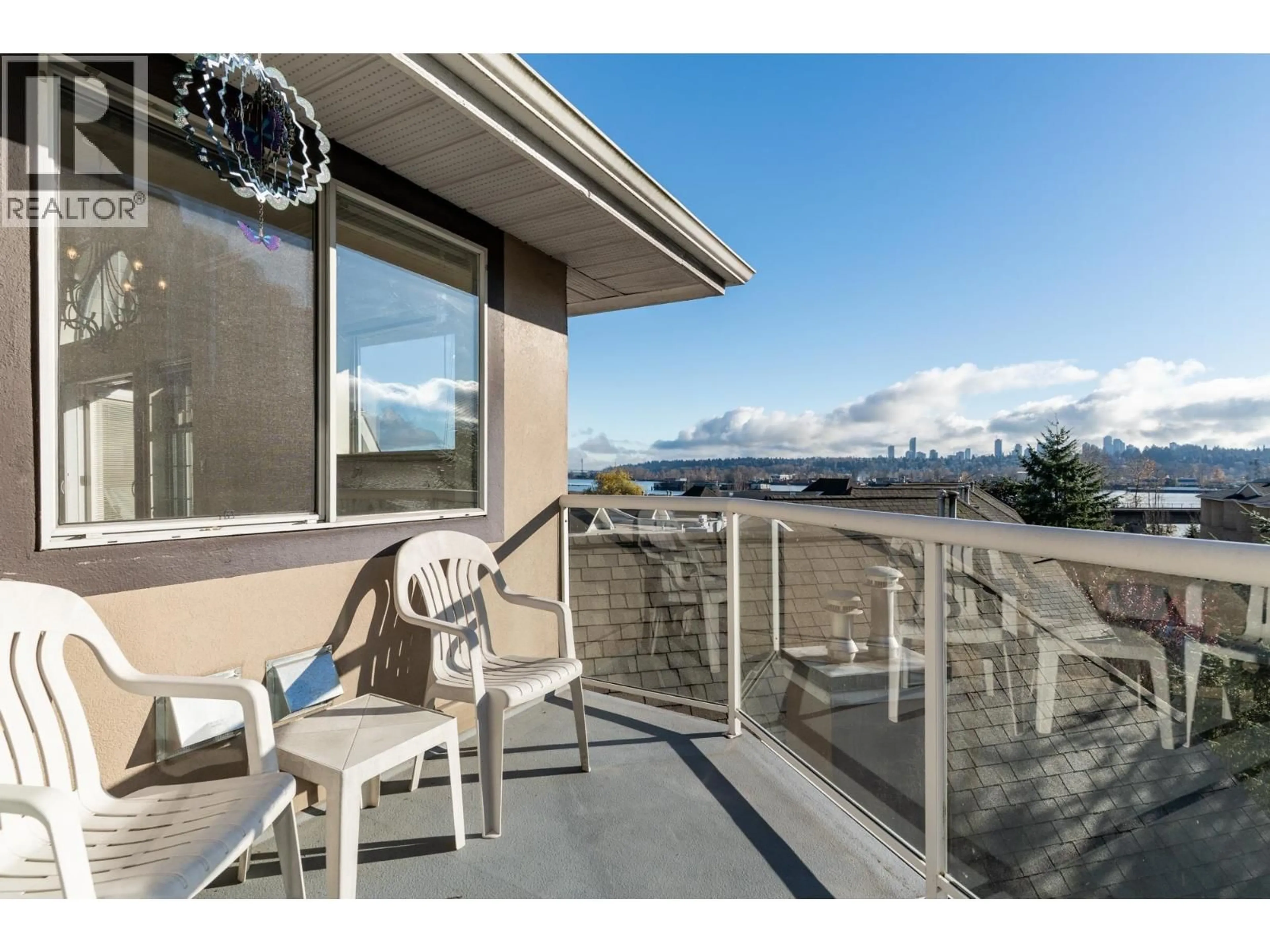Patio, mountain view for 401 - 25 RICHMOND STREET, New Westminster British Columbia V3L5P9
