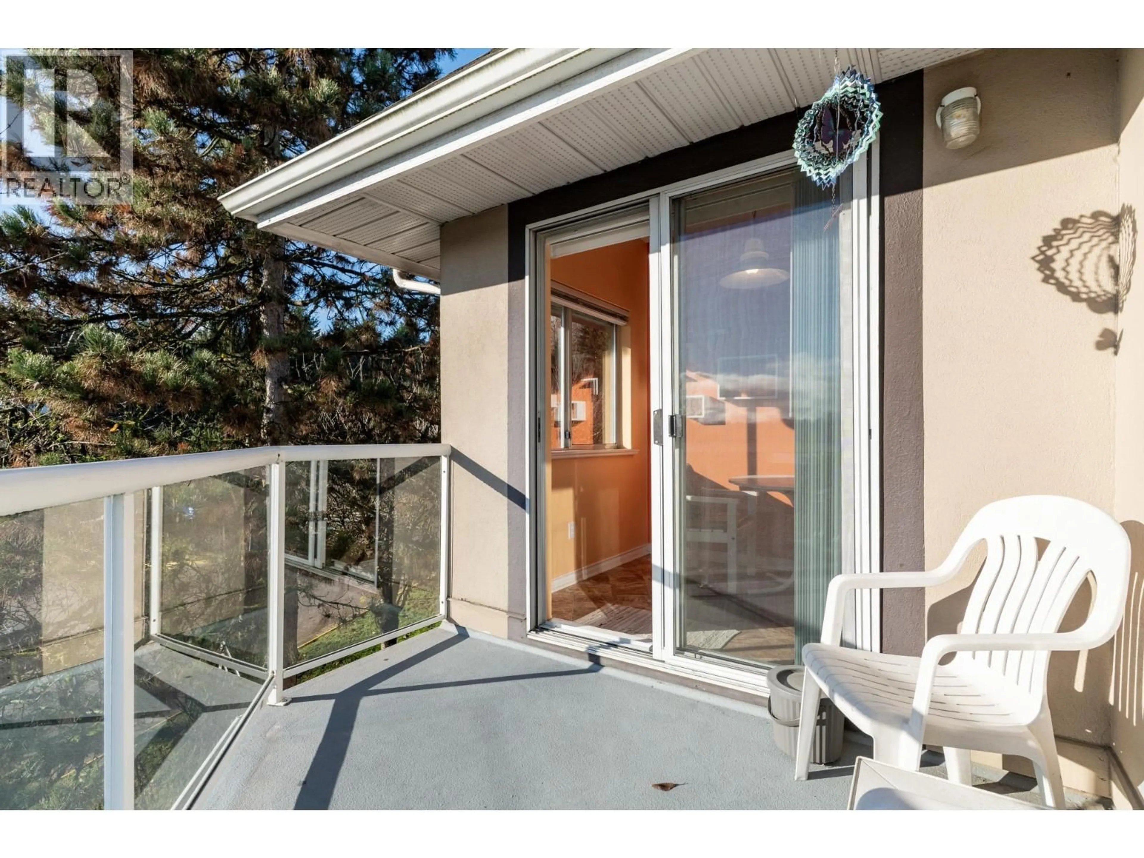 Balcony in the apartment, unknown for 401 - 25 RICHMOND STREET, New Westminster British Columbia V3L5P9