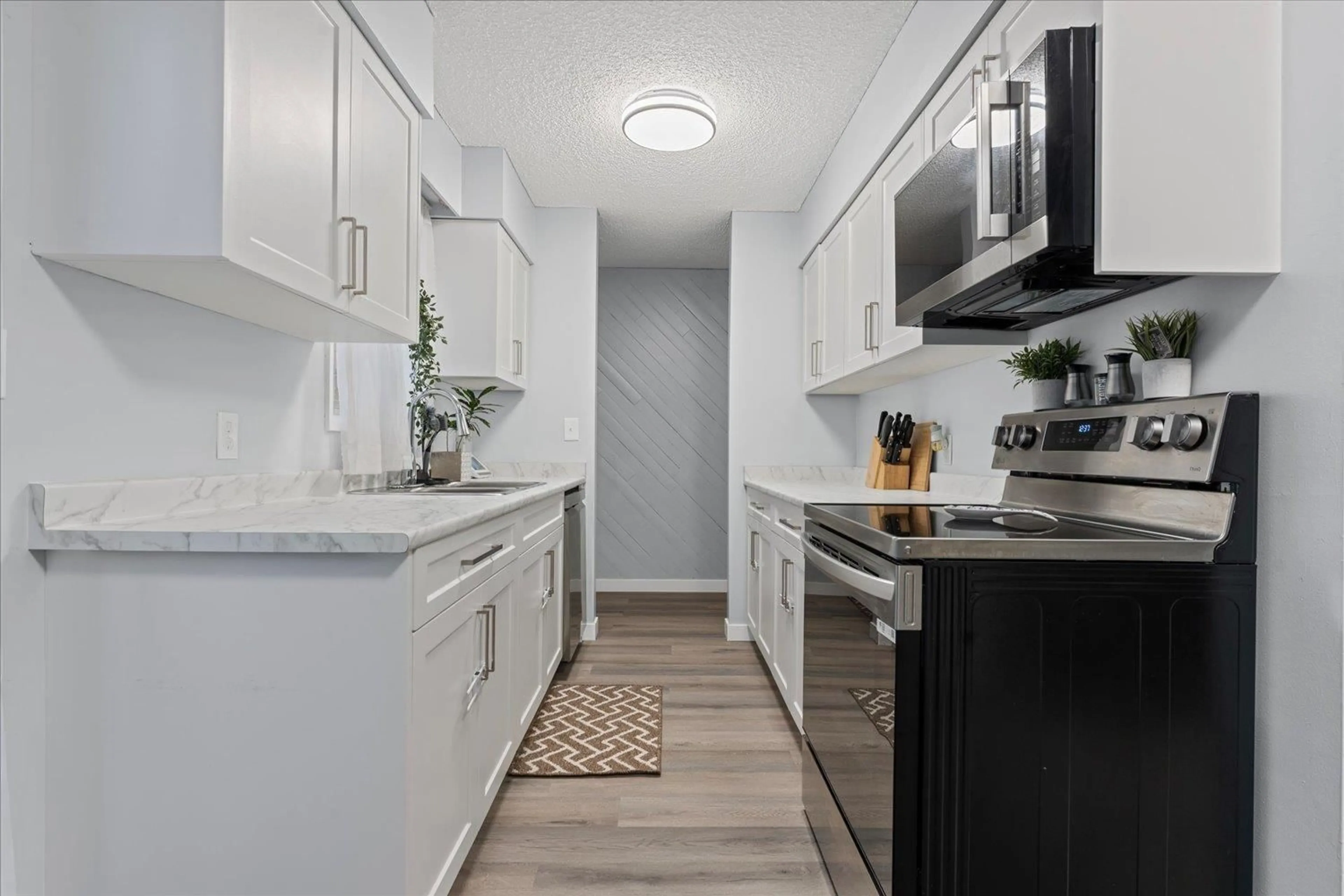 Standard kitchen, unknown for 28 - 45215 WOLFE ROAD, Chilliwack British Columbia V2P1V5