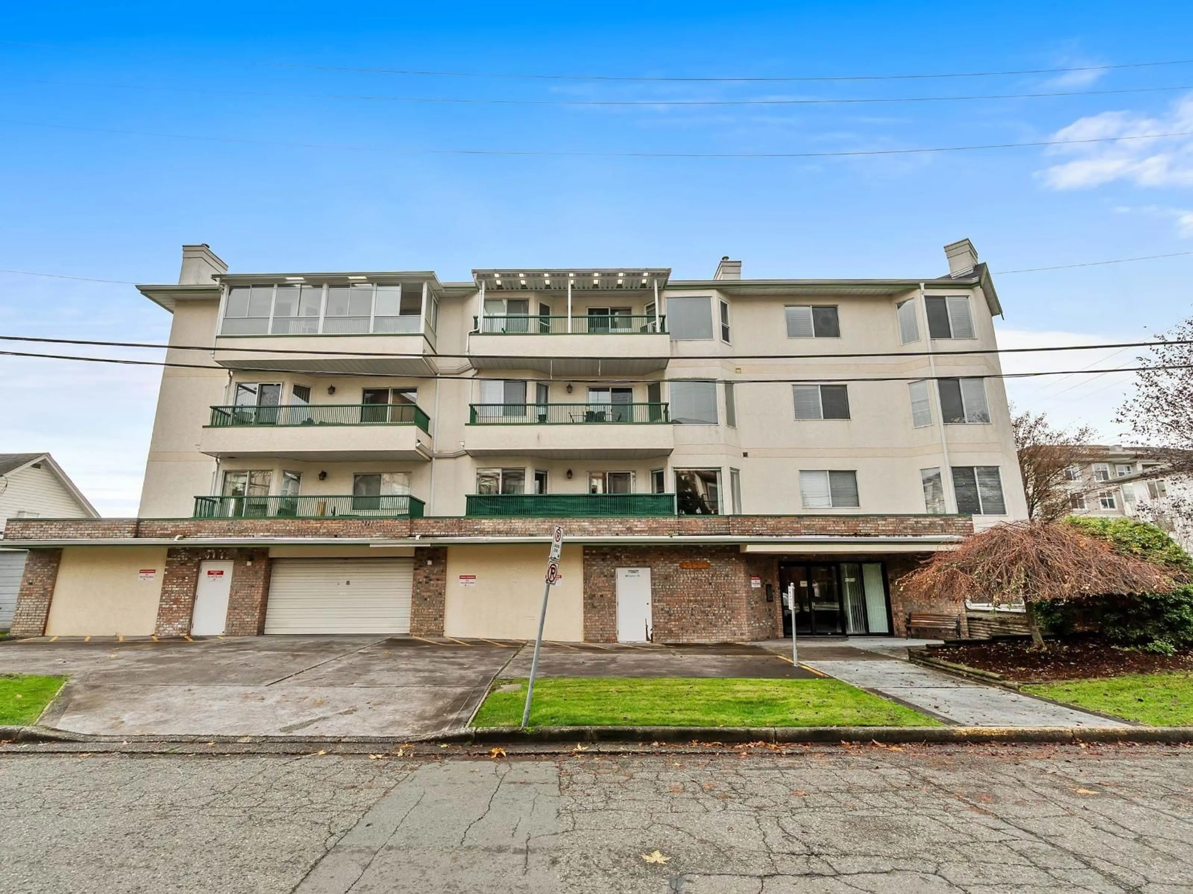 A pic from outside/outdoor area/front of a property/back of a property/a pic from drone, building for 201 - 45604 BRETT AVENUE, Chilliwack British Columbia V2P1N9