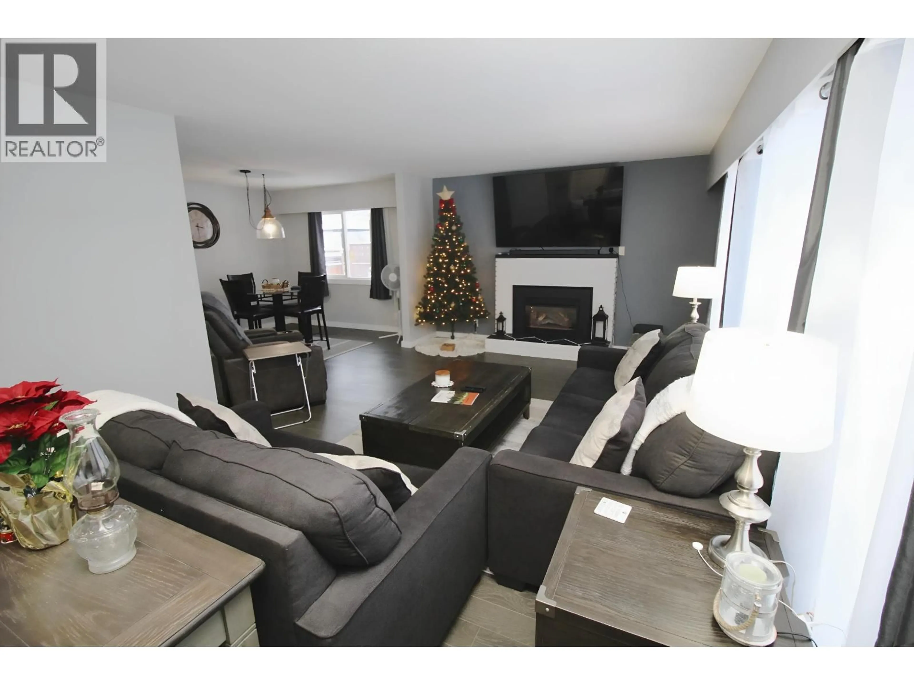 Living room with furniture, unknown for 3313 PARISH ROAD, Houston British Columbia V0J1Z0