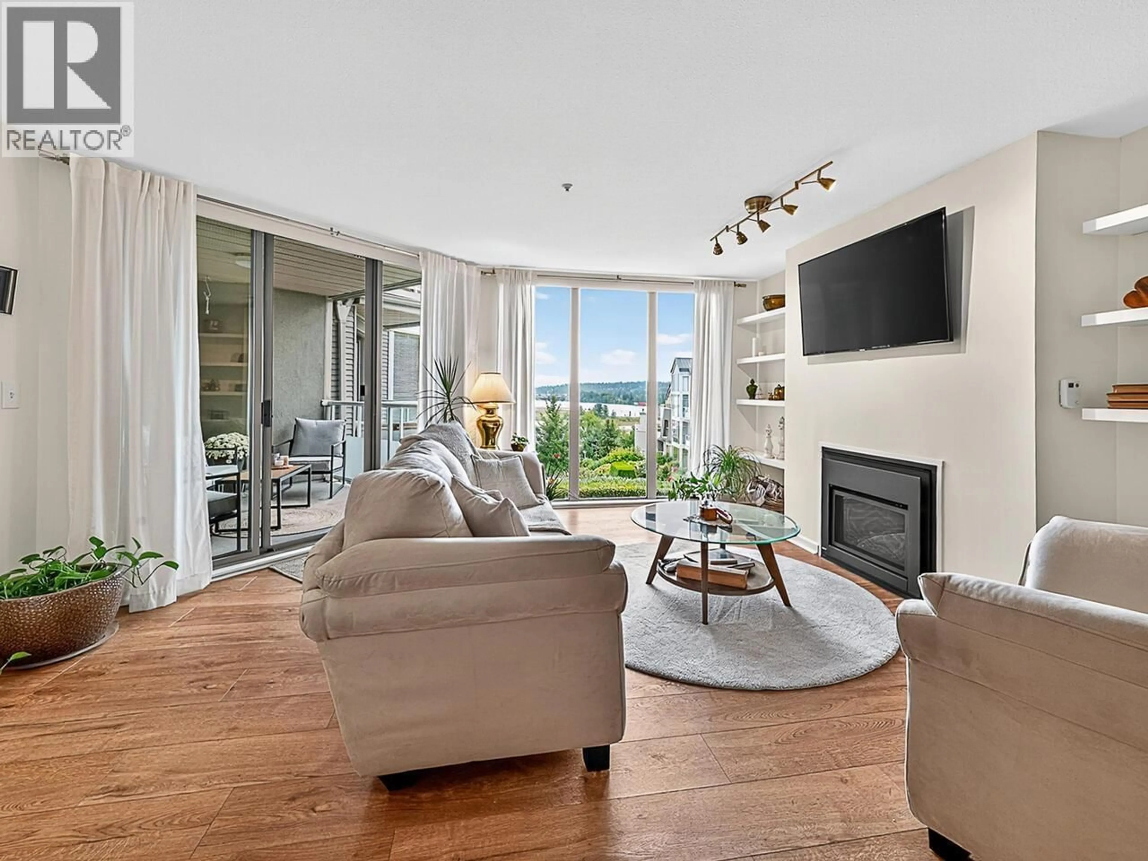 Living room with furniture, unknown for 402 - 68 RICHMOND STREET, New Westminster British Columbia V3L5S2