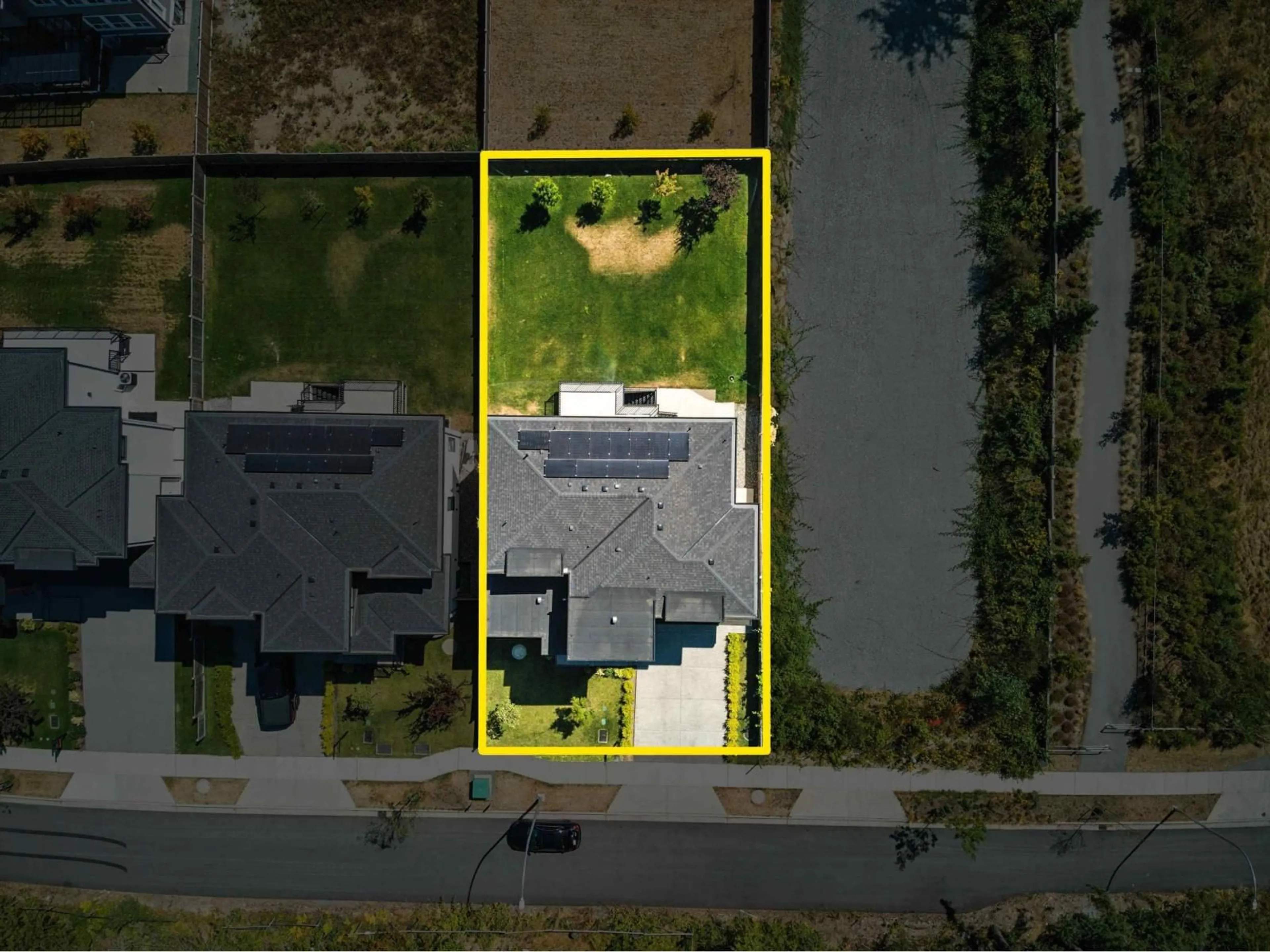 A pic from outside/outdoor area/front of a property/back of a property/a pic from drone, street for 20062 27A AVENUE, Langley British Columbia V2Z0B6