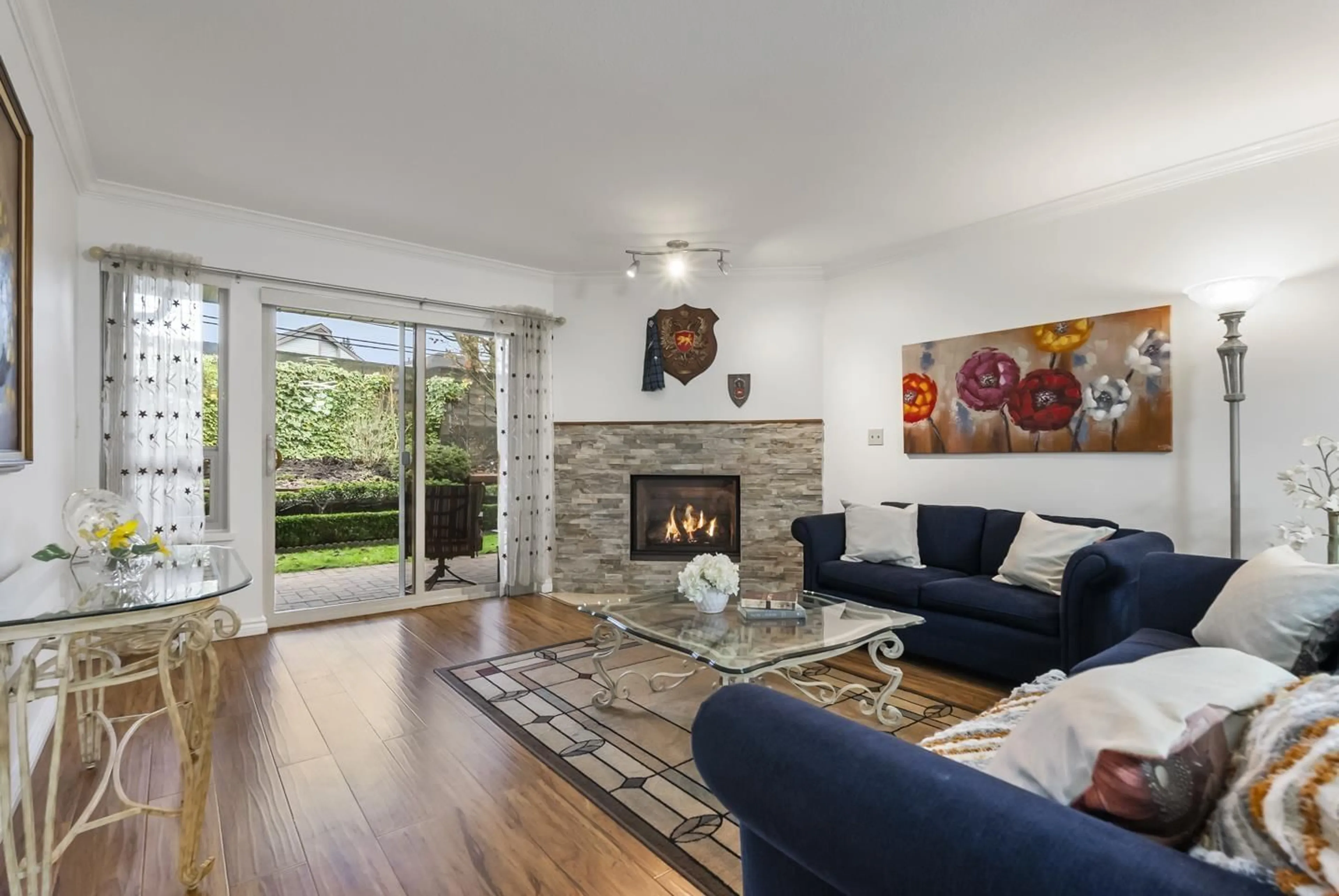 Living room with furniture, unknown for 133 - 15153 98 AVENUE, Surrey British Columbia V3R9M8