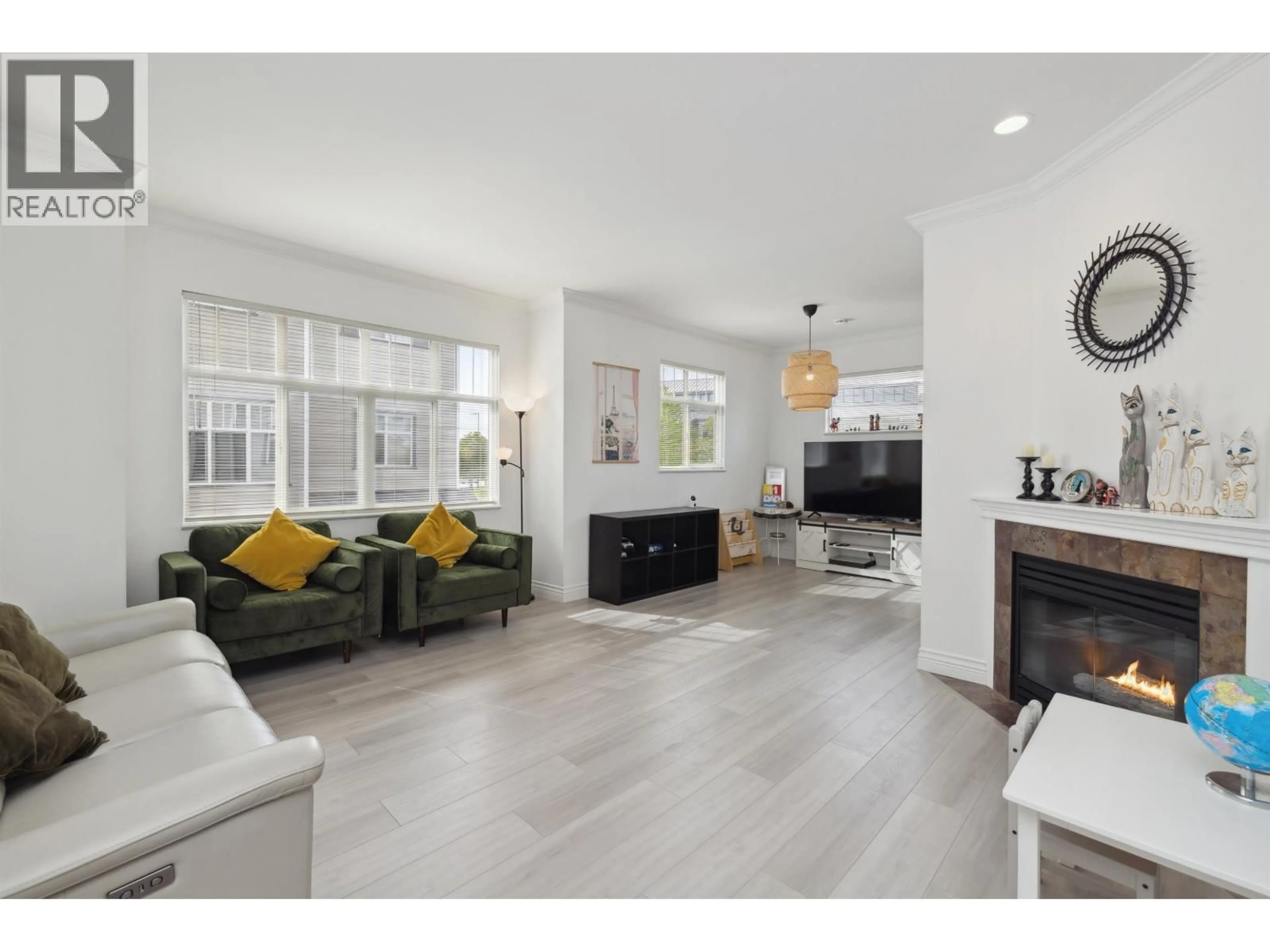 Living room with furniture, unknown for 12 - 4111 GARRY STREET, Richmond British Columbia V7E2T9