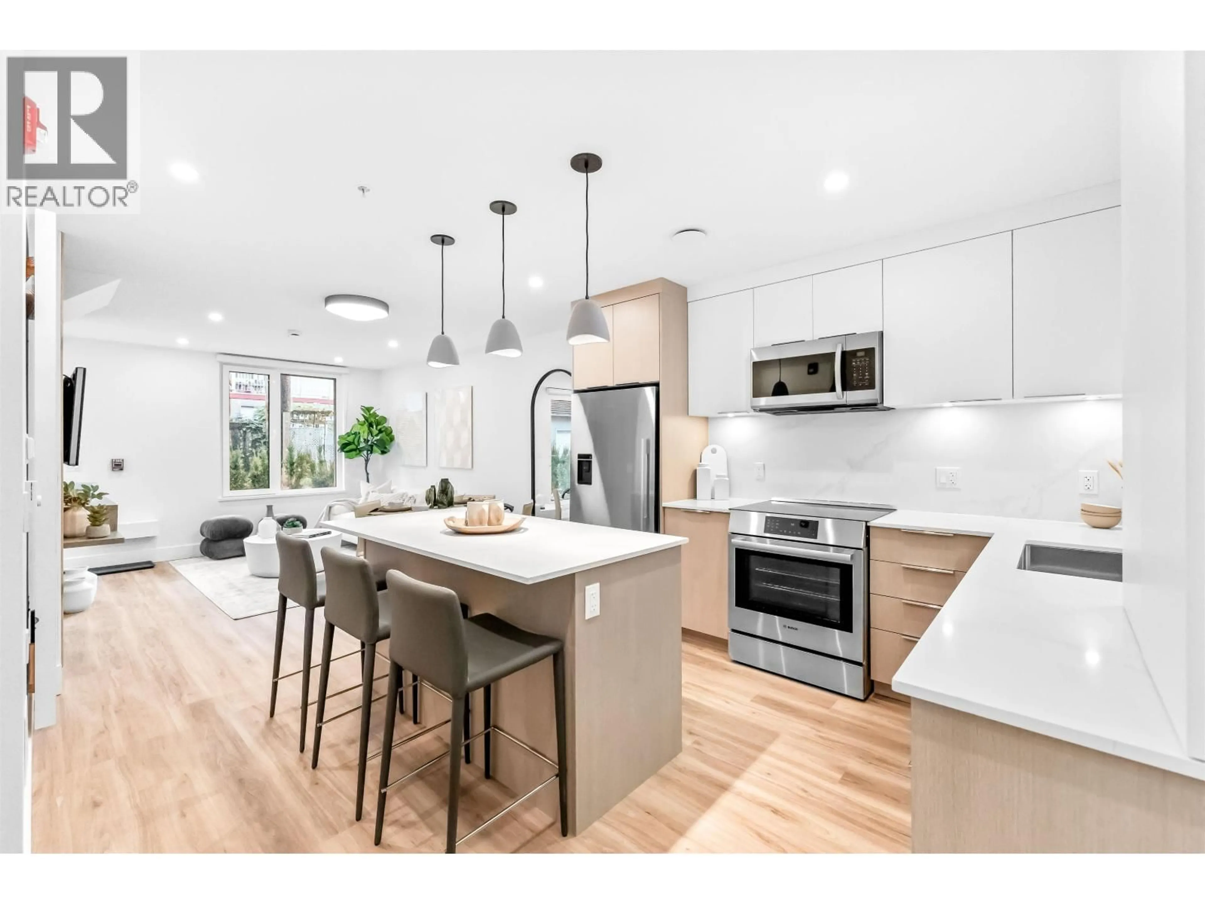 Open concept kitchen, unknown for 131 - 2250 1ST AVENUE, Vancouver British Columbia V5N1B6