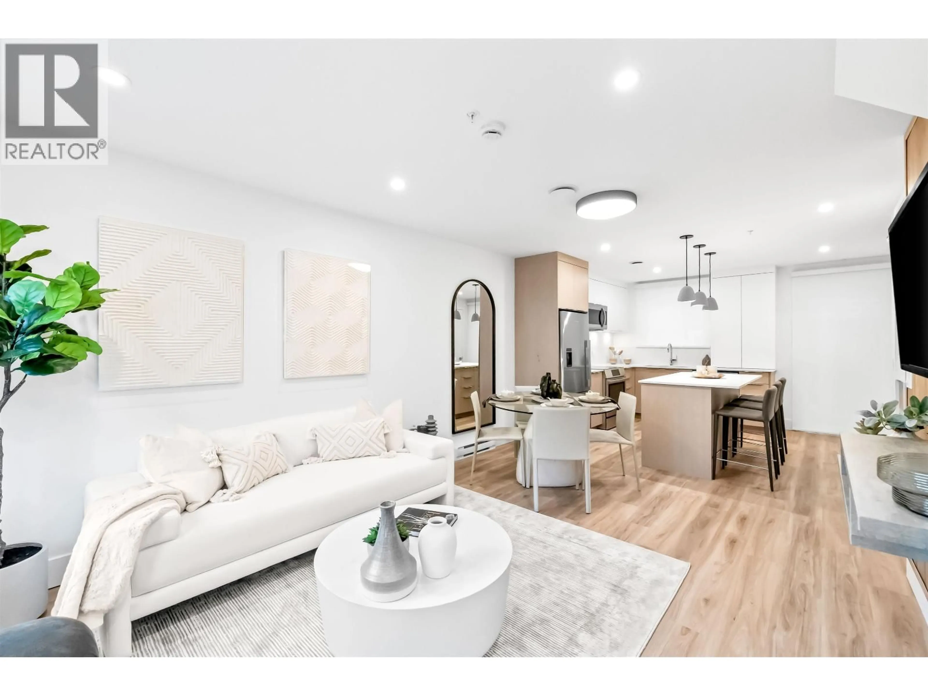 Unknown for 315 - 2250 1ST AVENUE, Vancouver British Columbia V5N1B6