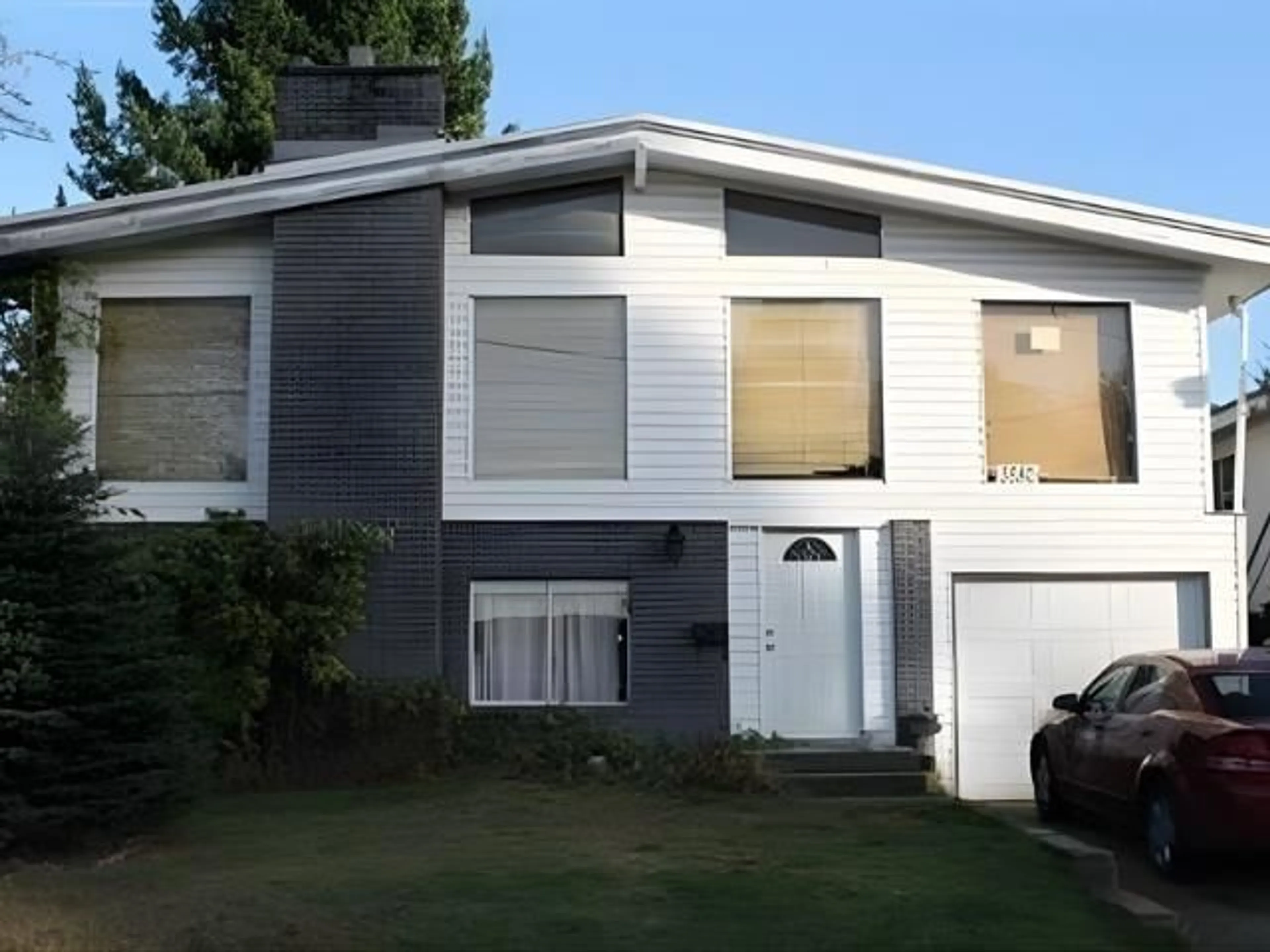 Home with vinyl exterior material, street for 2580 CAMPBELL AVENUE, Abbotsford British Columbia V2S4A4