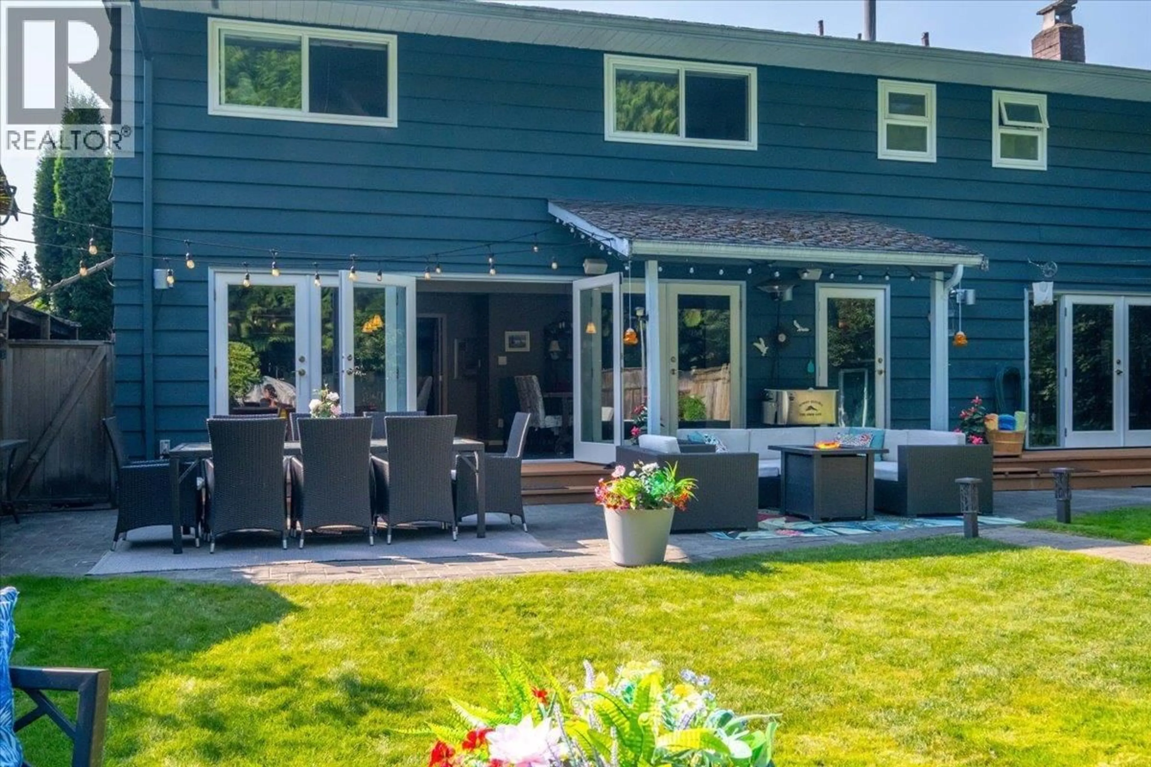 Patio, unknown for 2864 BUSHNELL PLACE, North Vancouver British Columbia V7J2Y8