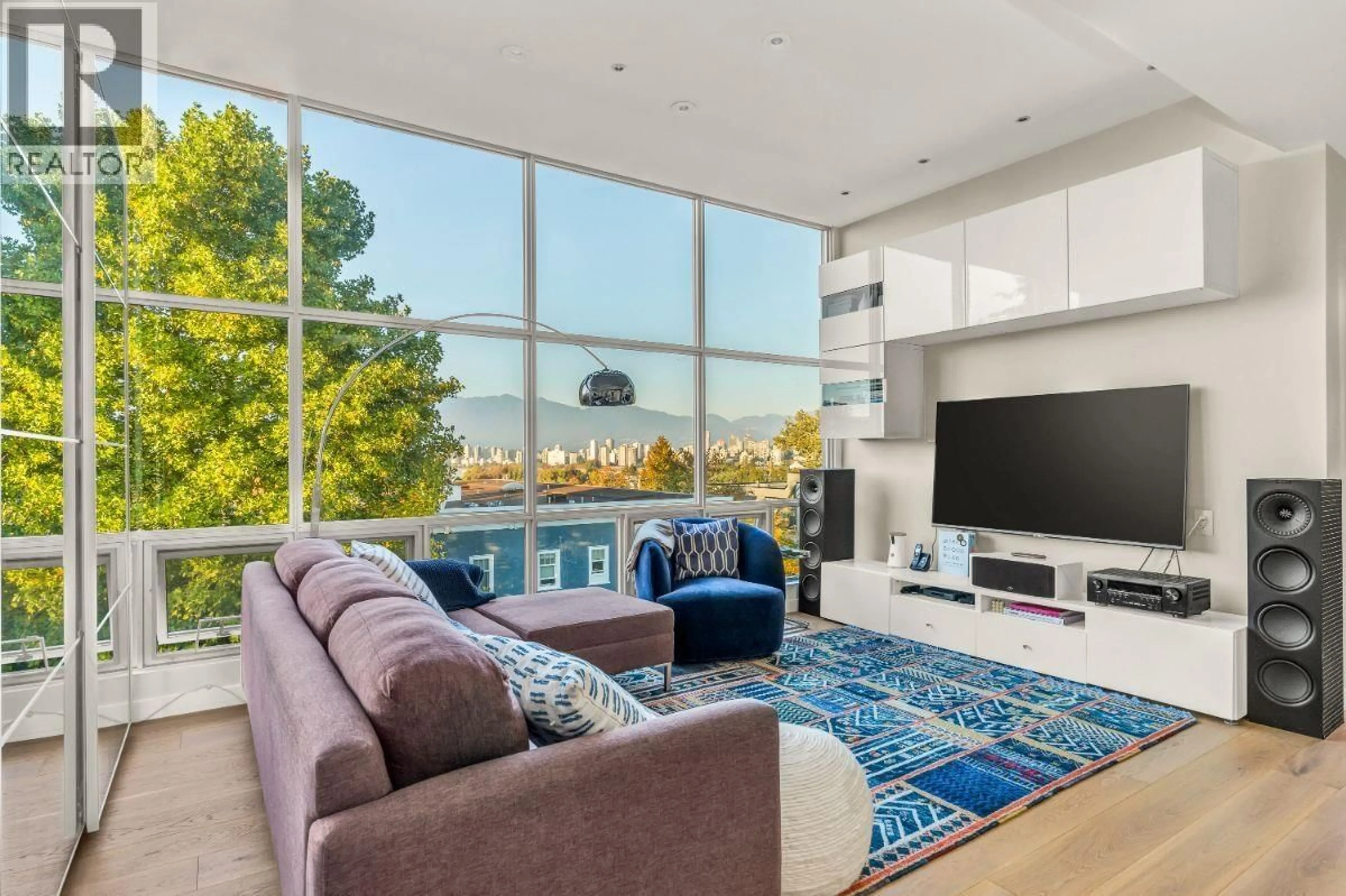 Living room with furniture, unknown for 402 - 2216 3RD AVENUE, Vancouver British Columbia V6K1L4