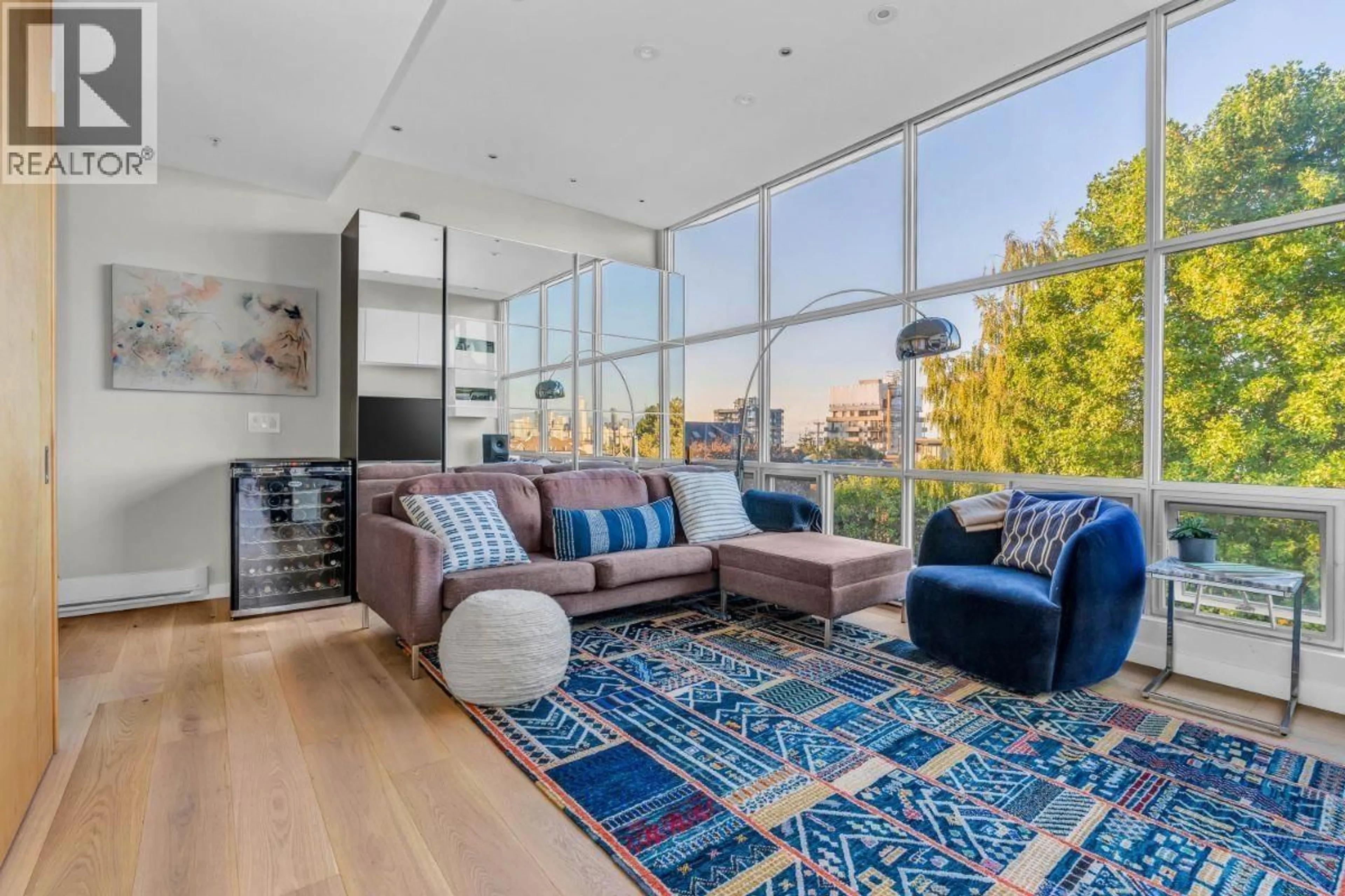 Living room with furniture, unknown for 402 - 2216 3RD AVENUE, Vancouver British Columbia V6K1L4