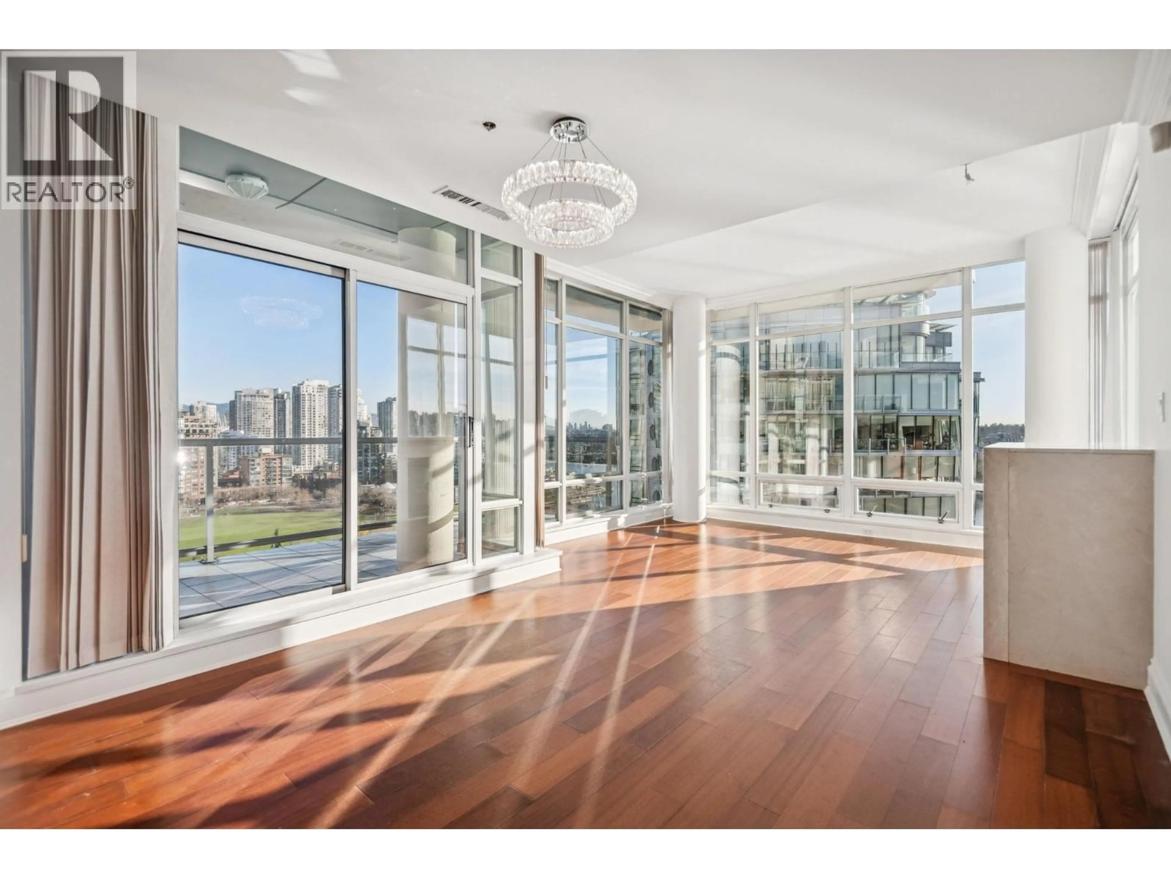 Indoor foyer for 1903 - 1515 HOMER MEWS, Vancouver British Columbia V6Z3E8