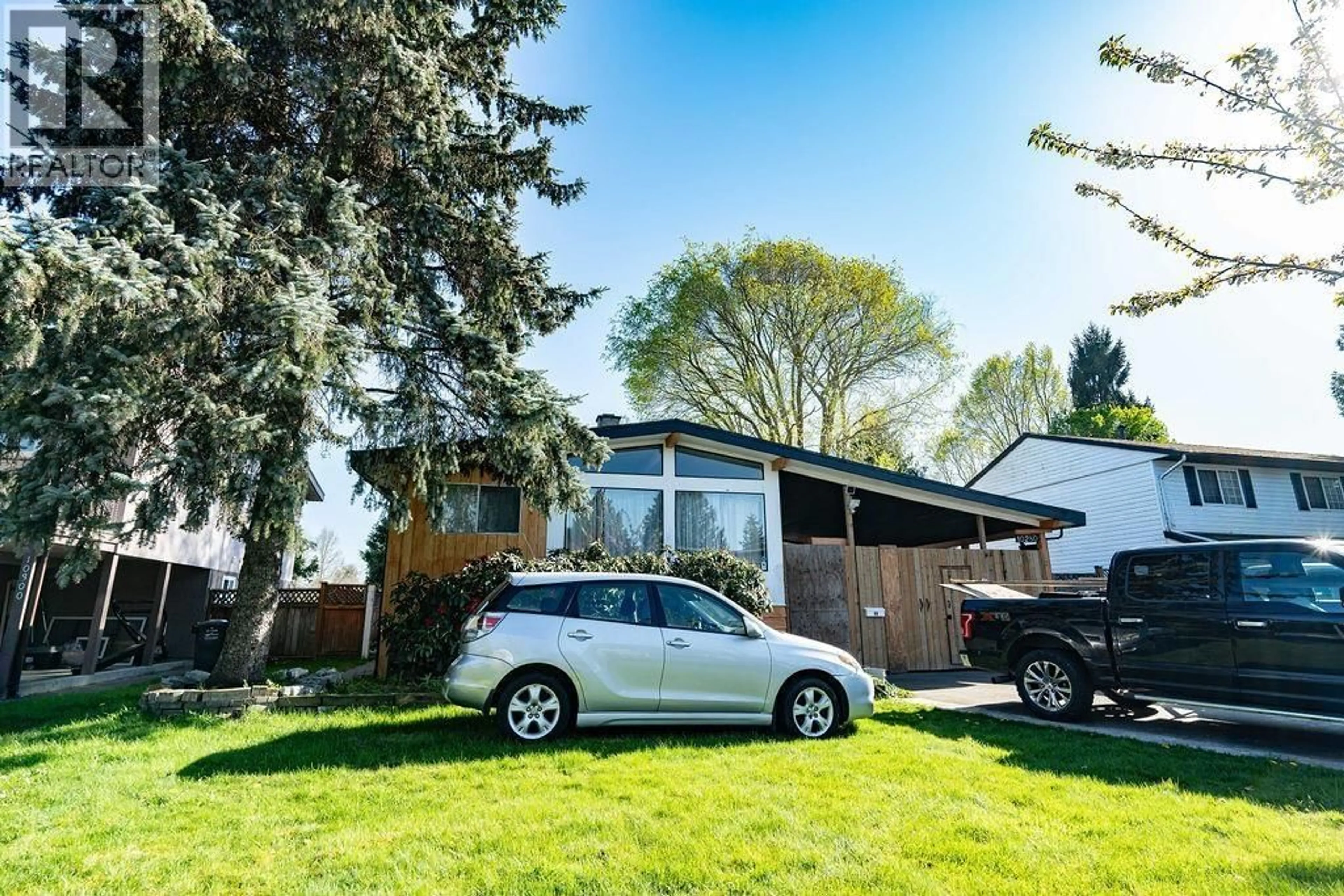 A pic from outside/outdoor area/front of a property/back of a property/a pic from drone, street for 10280 AMETHYST AVENUE, Richmond British Columbia V7A3A7