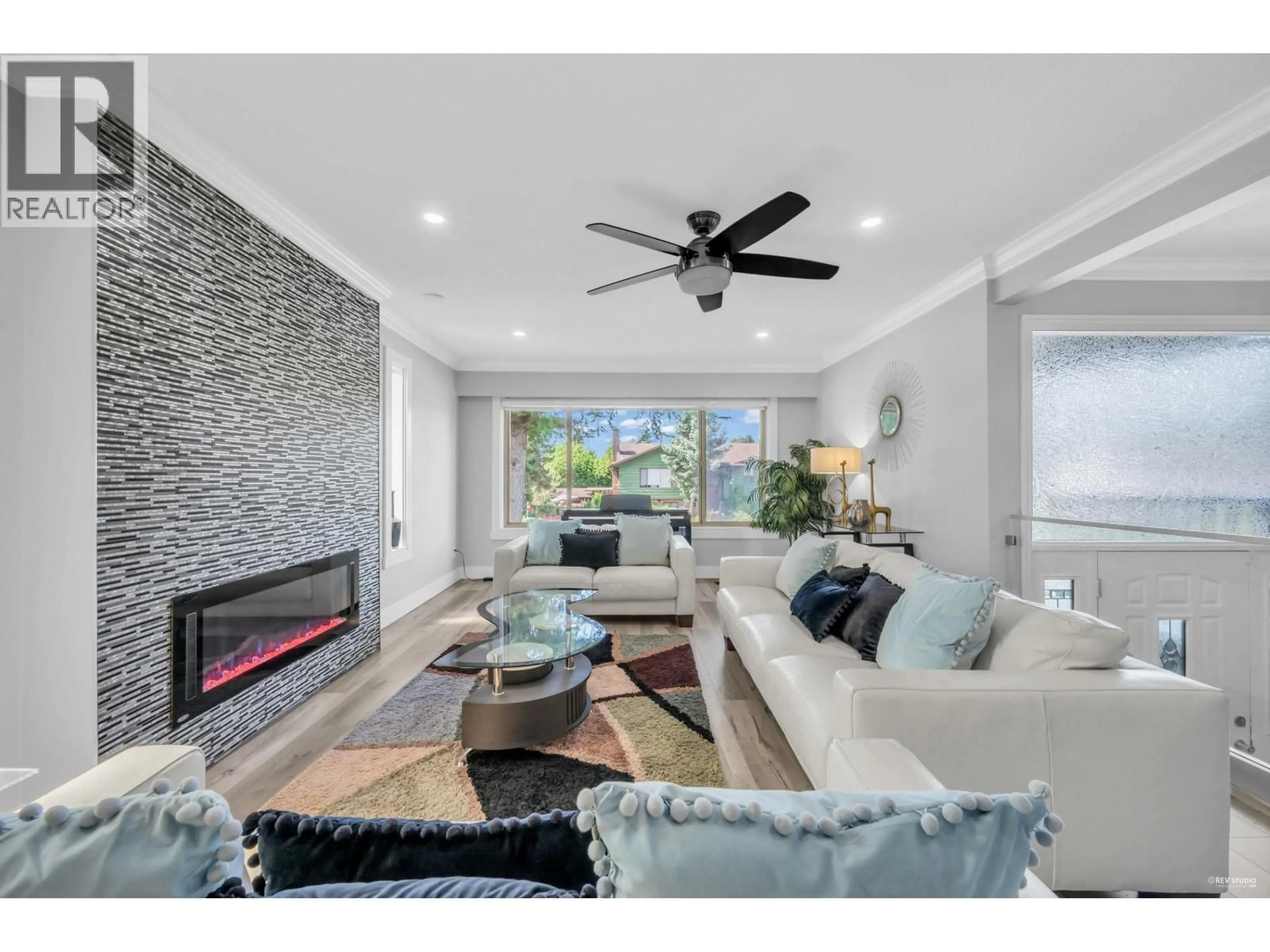 Living room with furniture, ceramic/tile floor for 9140 ASH STREET, Richmond British Columbia V7A2T6