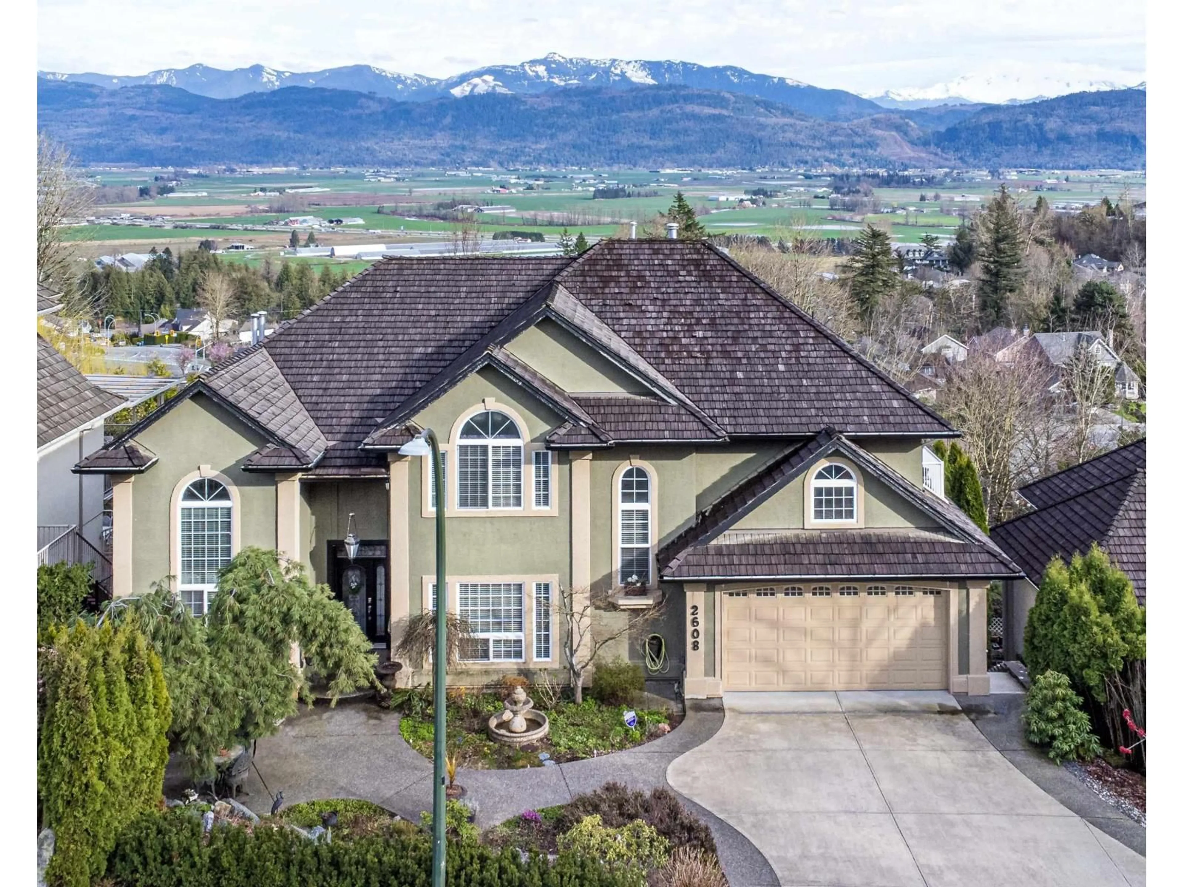 Home with vinyl exterior material, mountain view for 2608 STONECROFT DRIVE, Abbotsford British Columbia V3G1K8