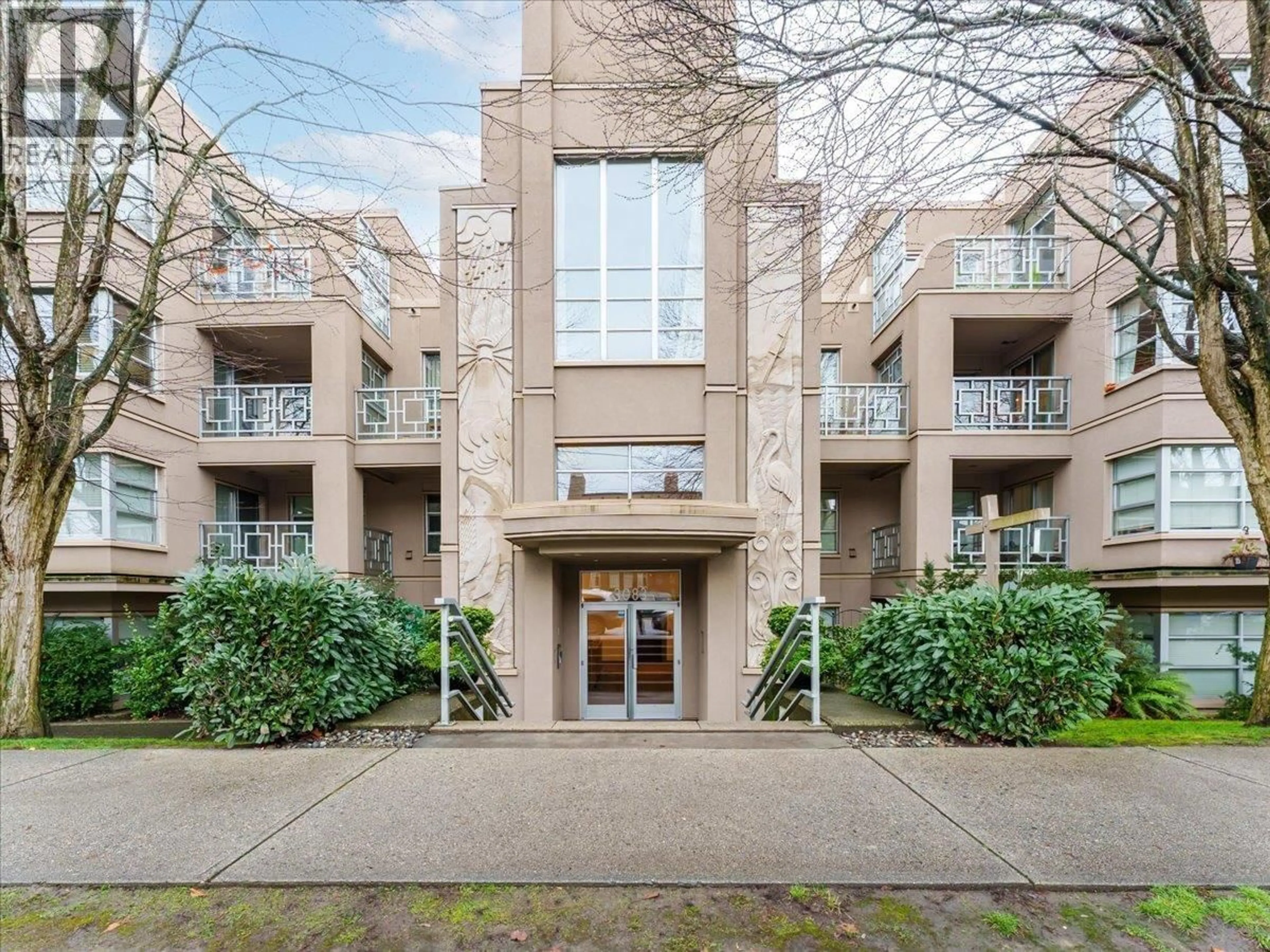 Indoor foyer for 408 - 3083 4TH AVENUE, Vancouver British Columbia V6K1R5