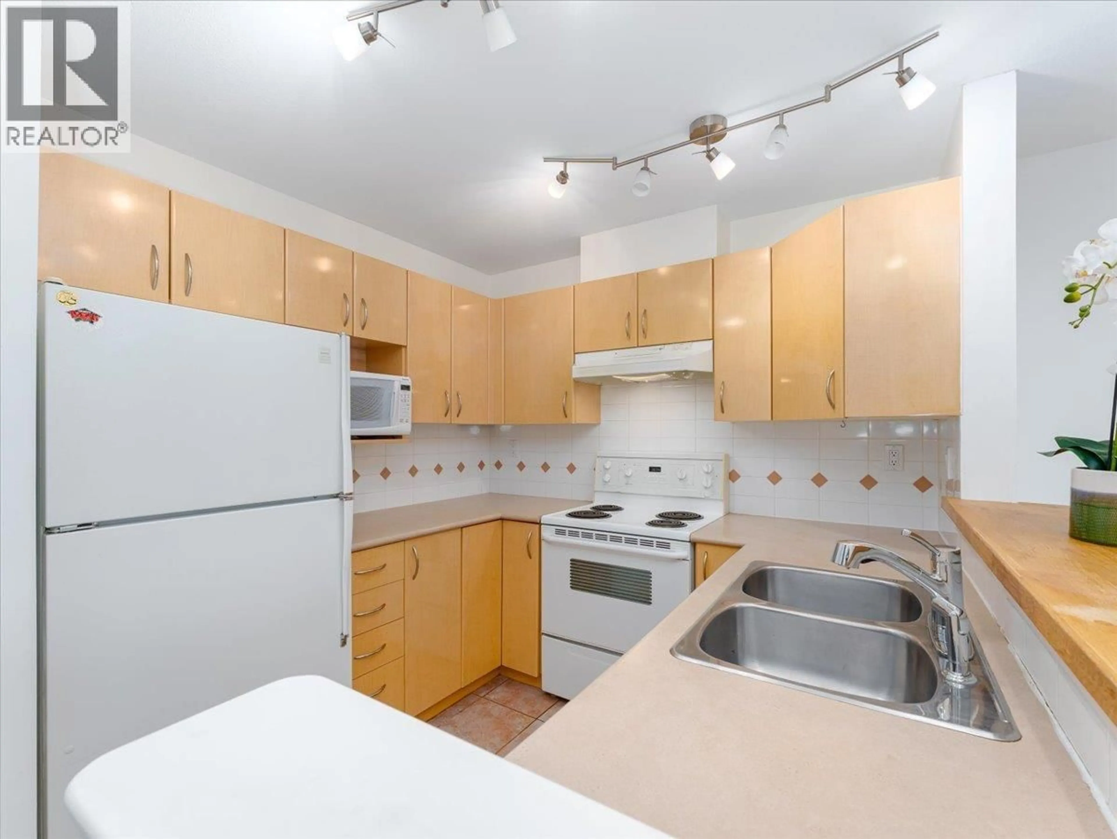 Standard kitchen, unknown for 408 - 3083 4TH AVENUE, Vancouver British Columbia V6K1R5